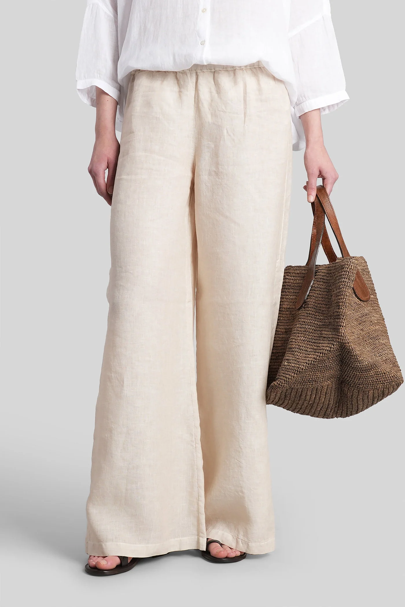 Pants in beige linen