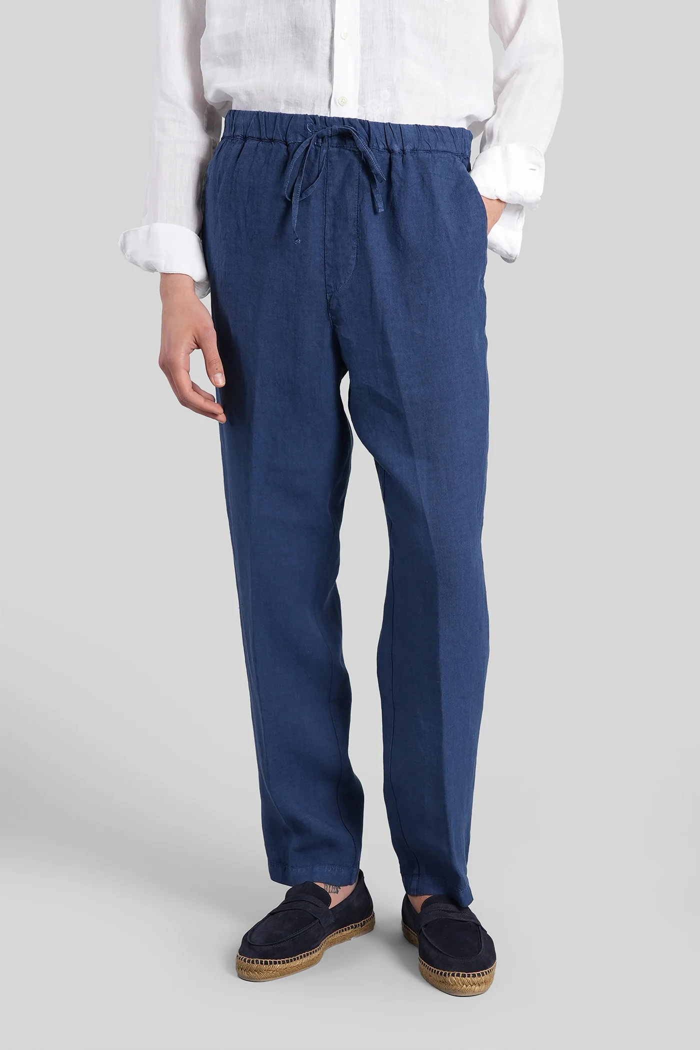 Pants in blue linen