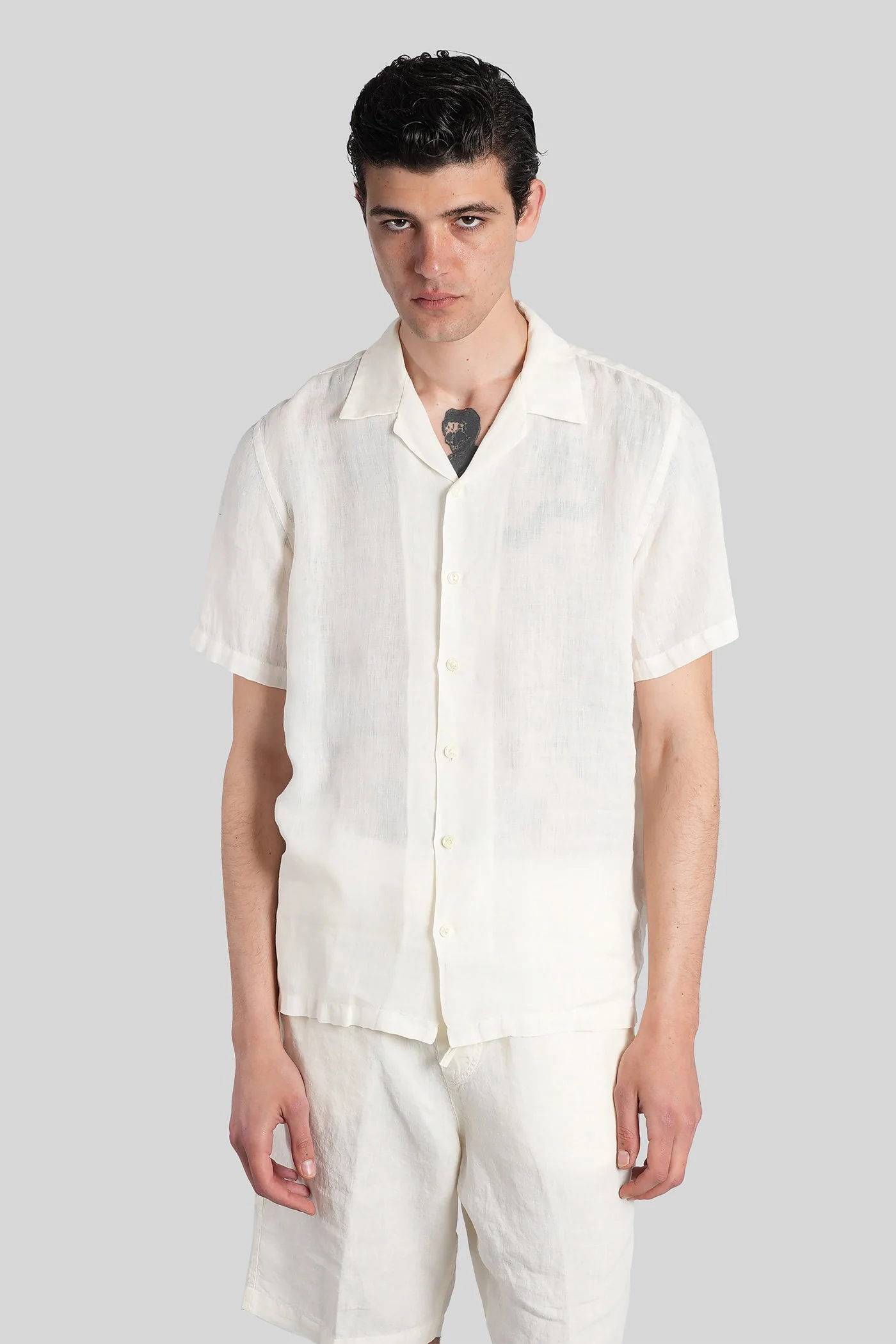 Shirt in beige linen