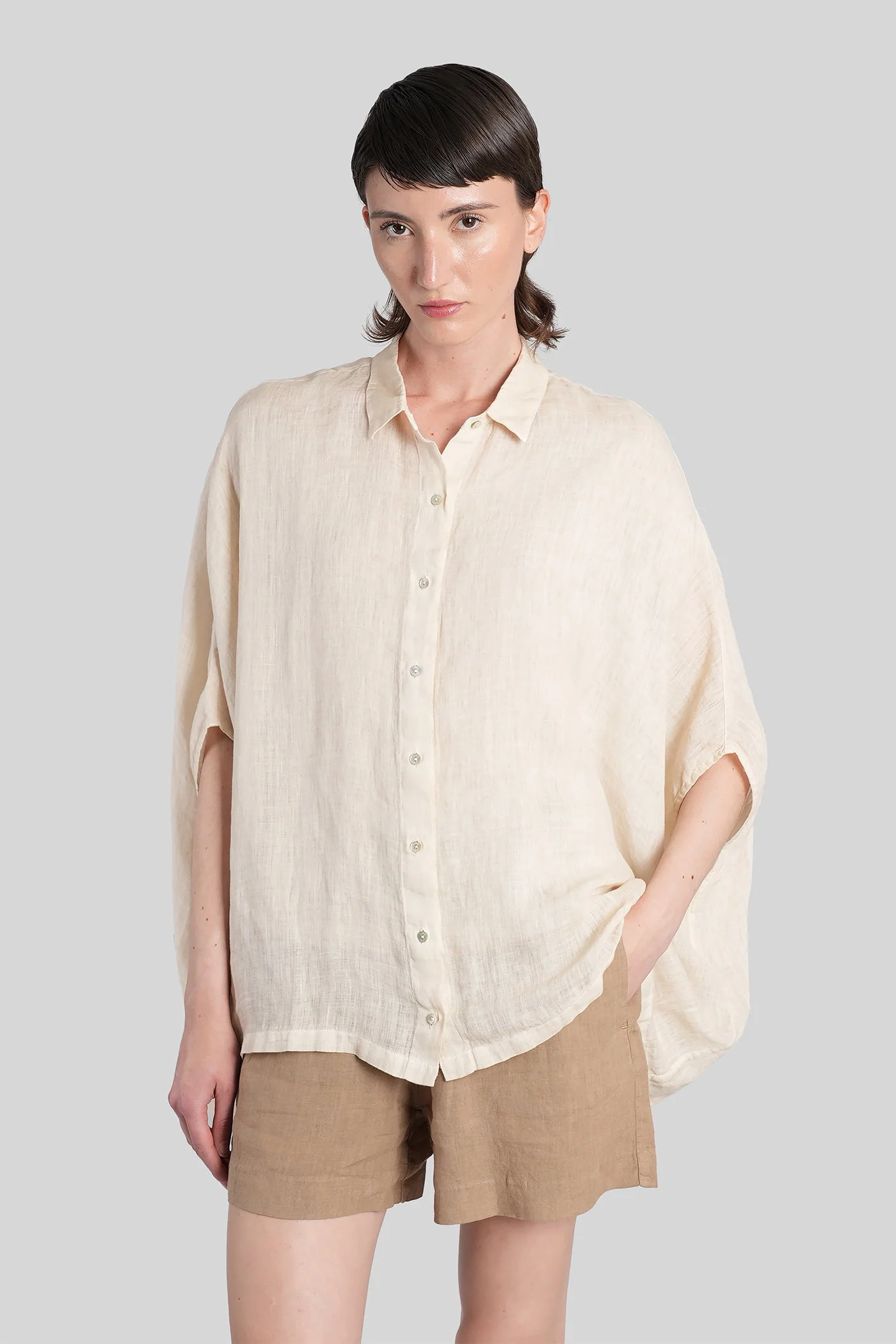 Shirt in beige linen