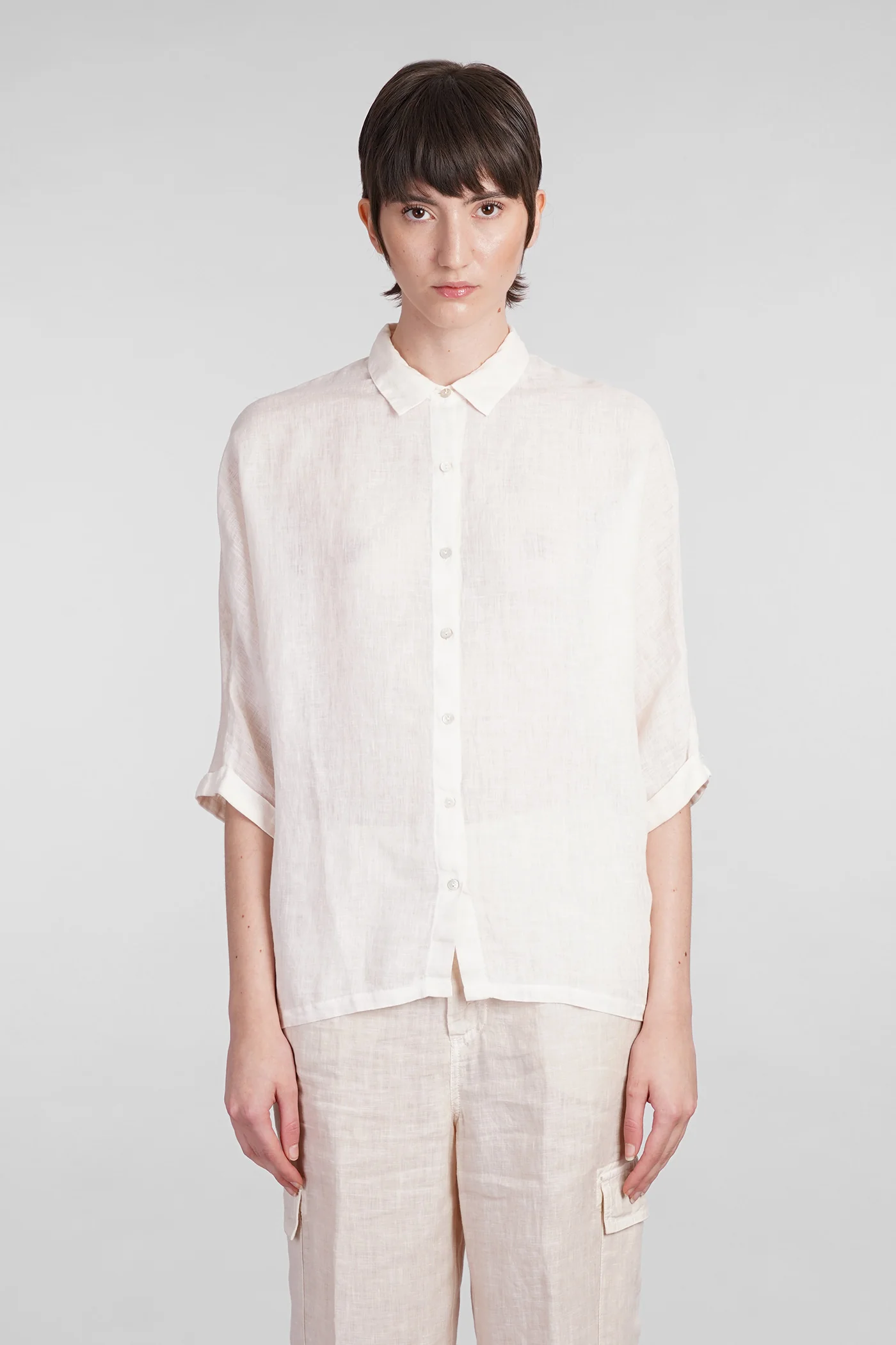 Shirt in beige linen