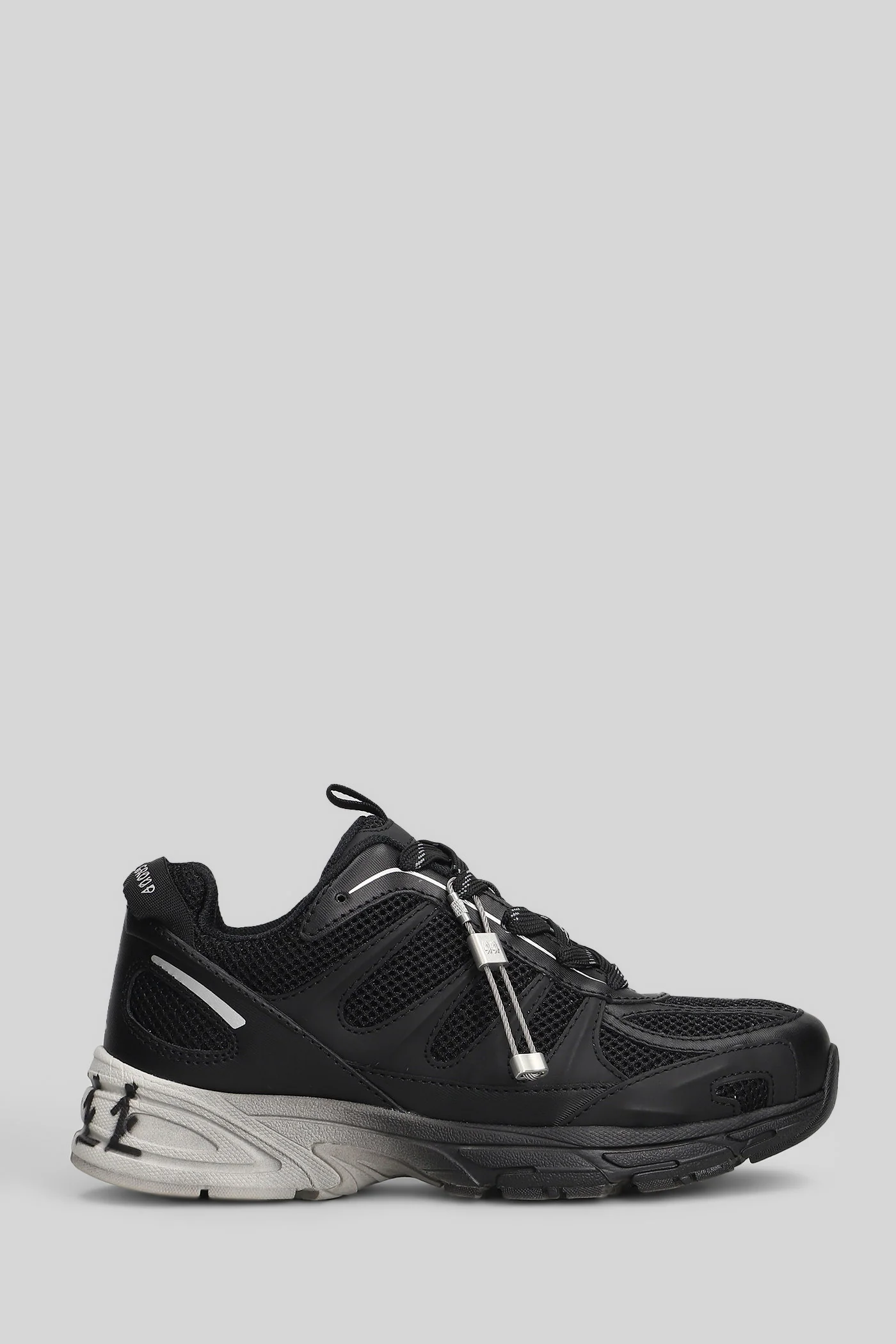 Dragger Sneakers in black polyester