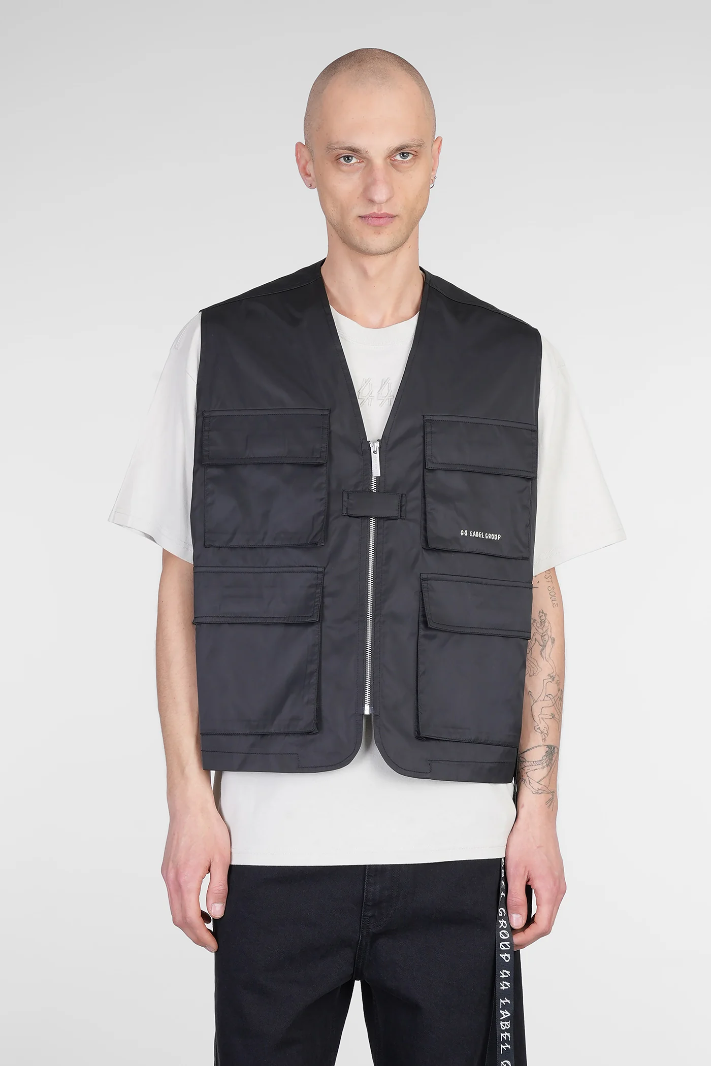 Vest in black polyester