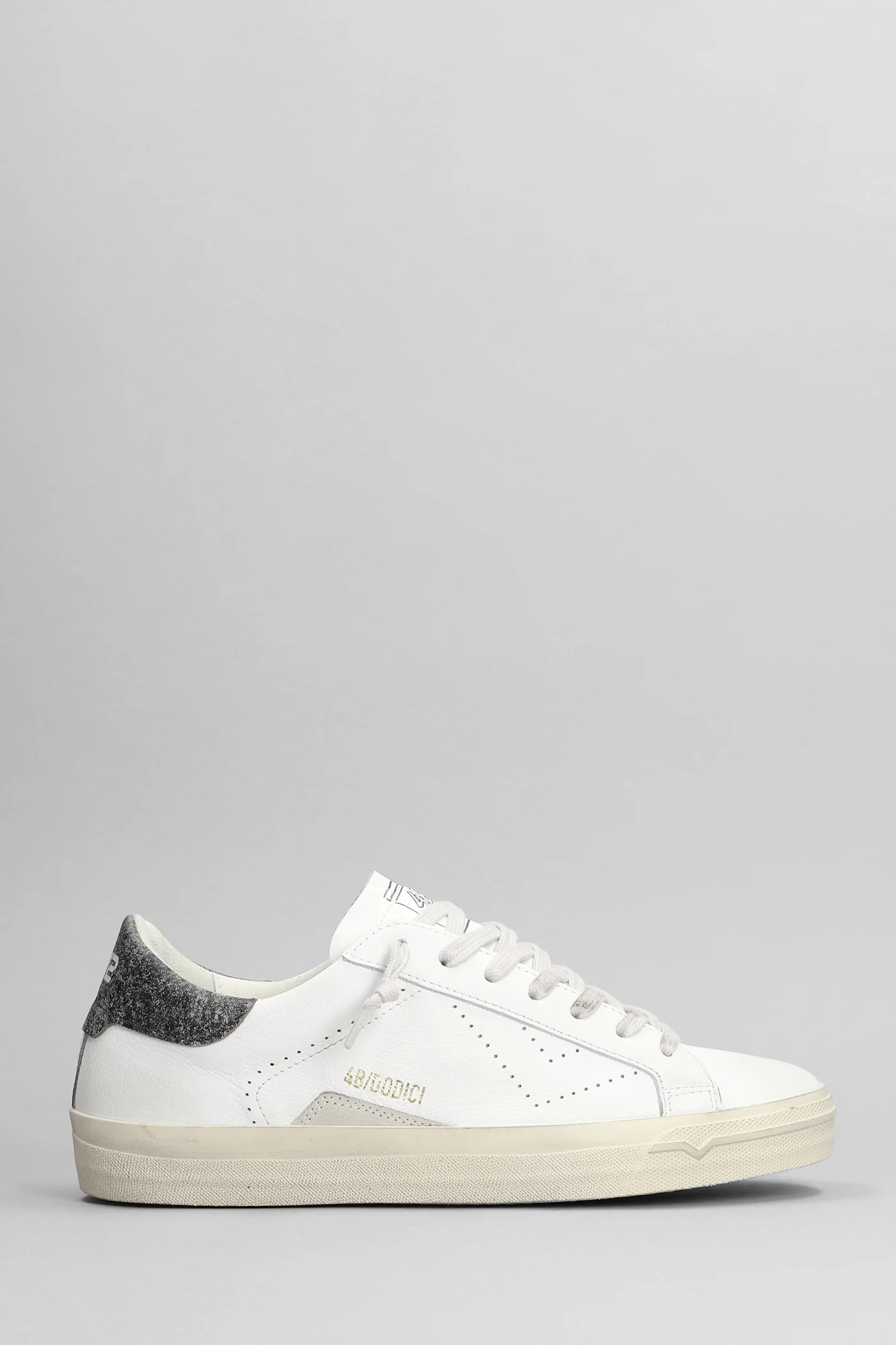 Evo Sneakers in white leather