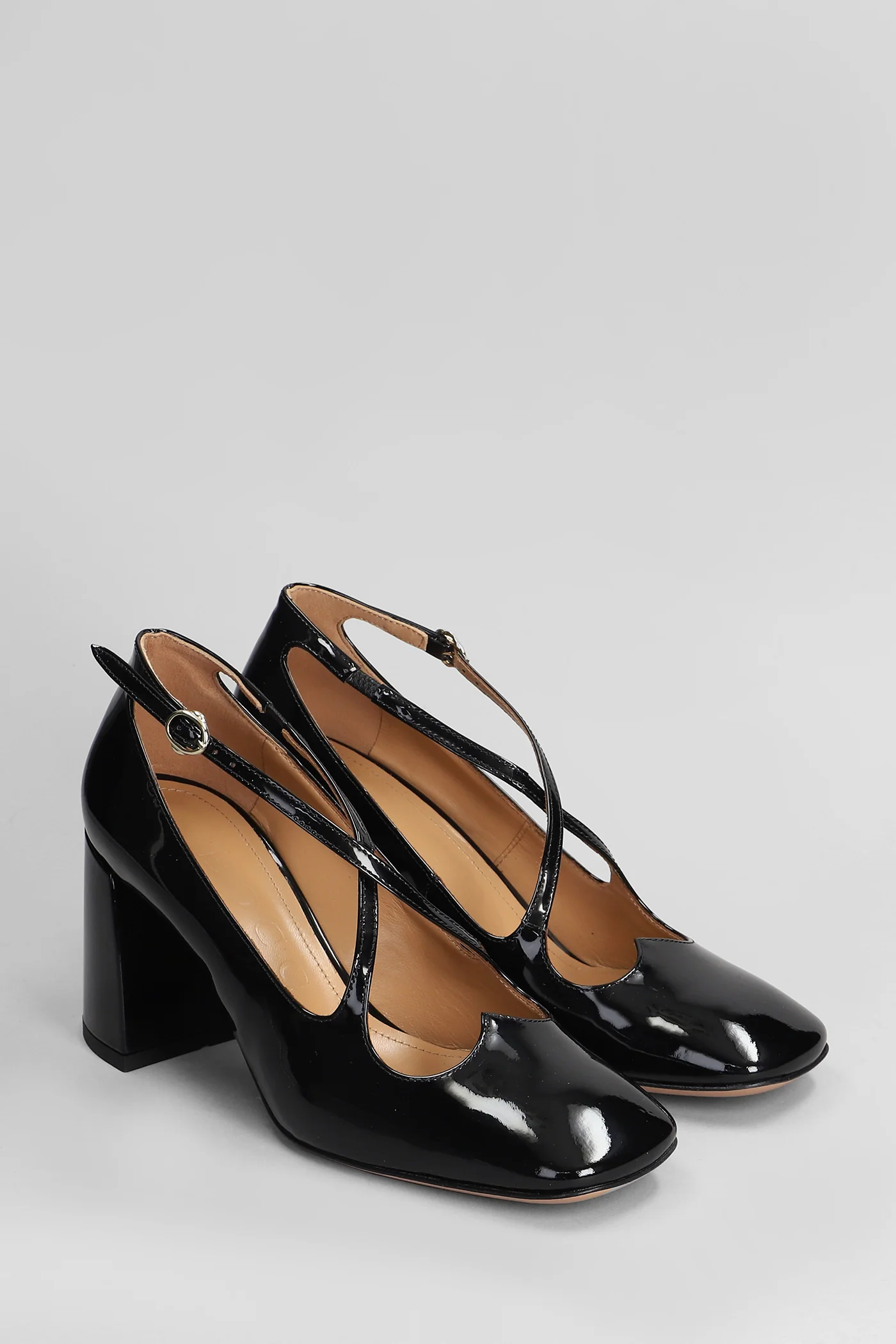 Pumps in black patent leather - Image 2