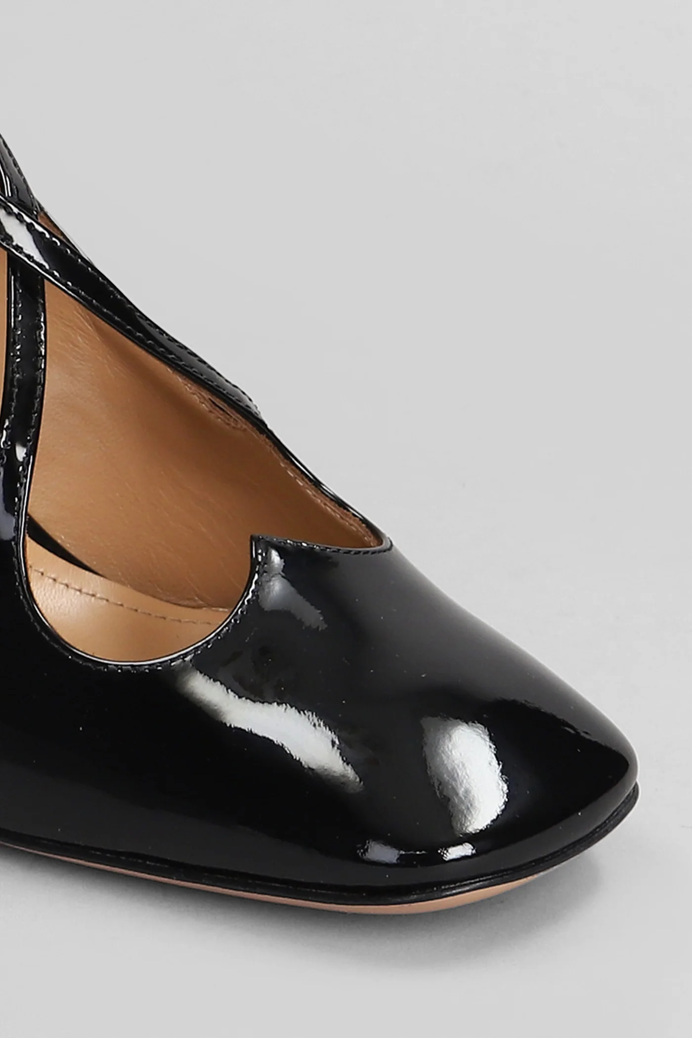 Pumps in black patent leather - Image 5