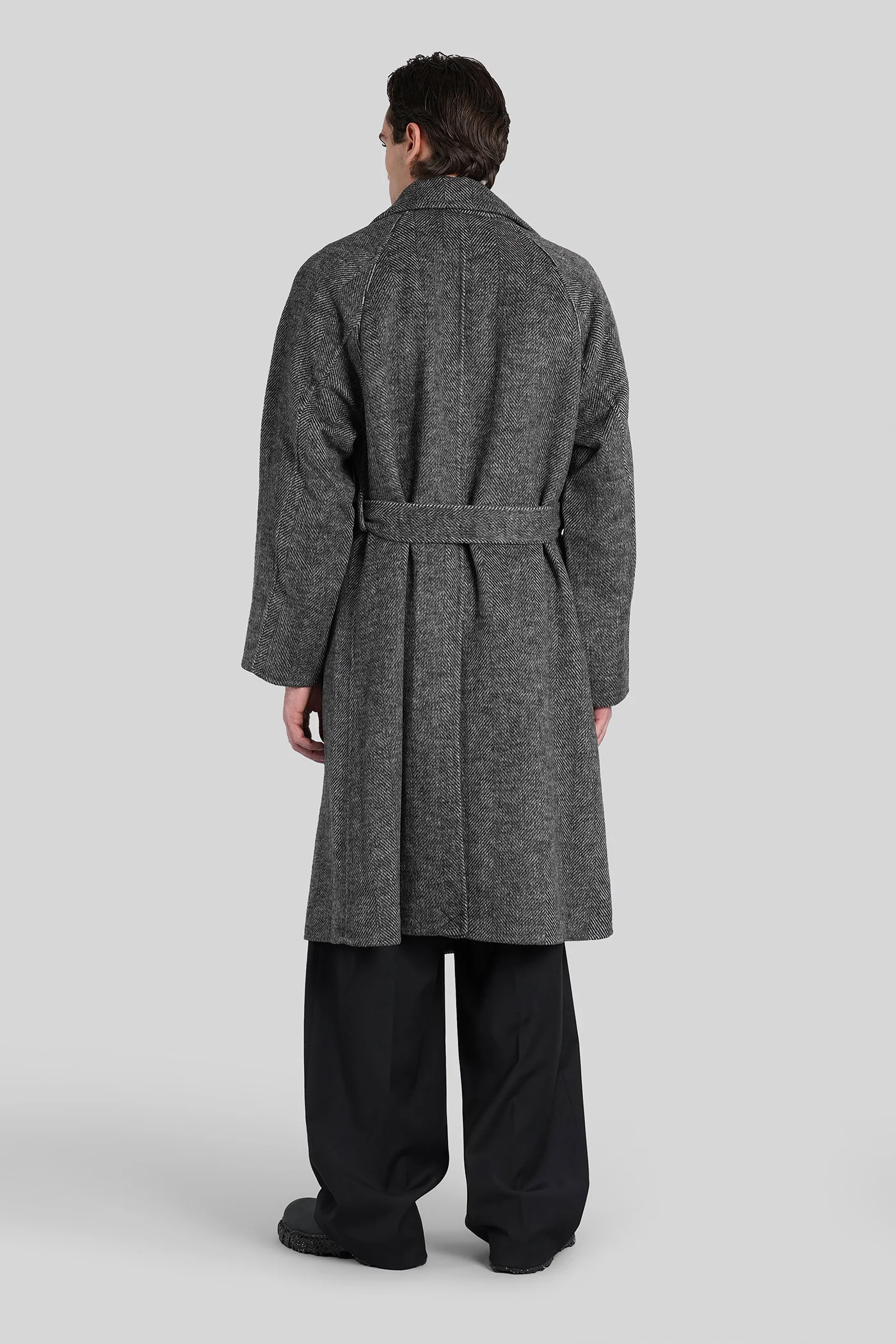 in grey wool - Image 3