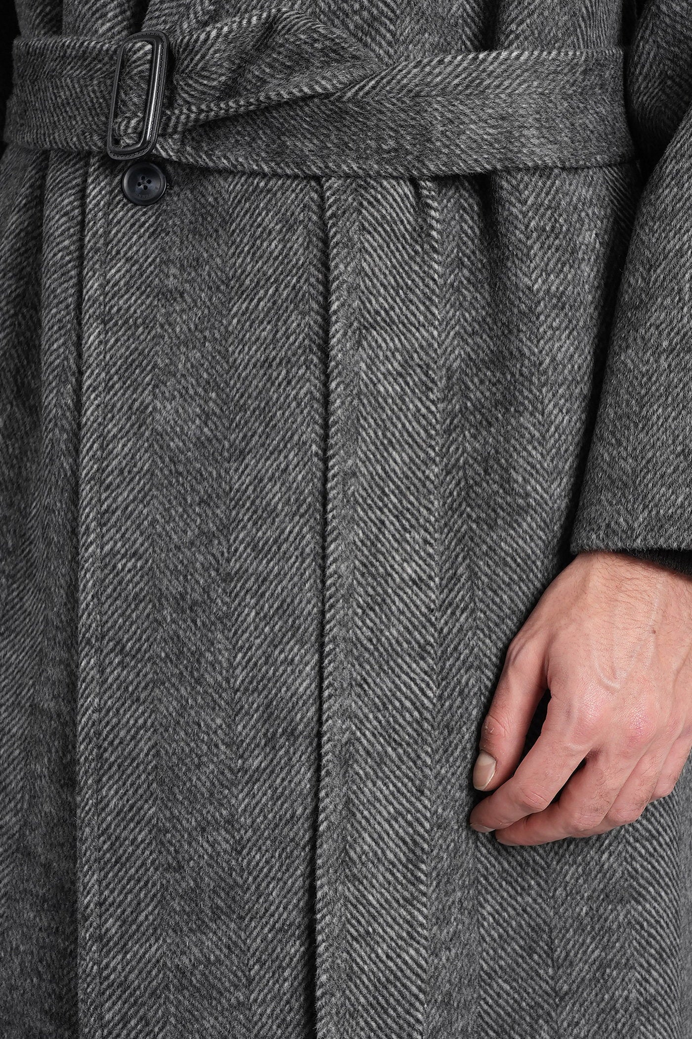 in grey wool - Image 5