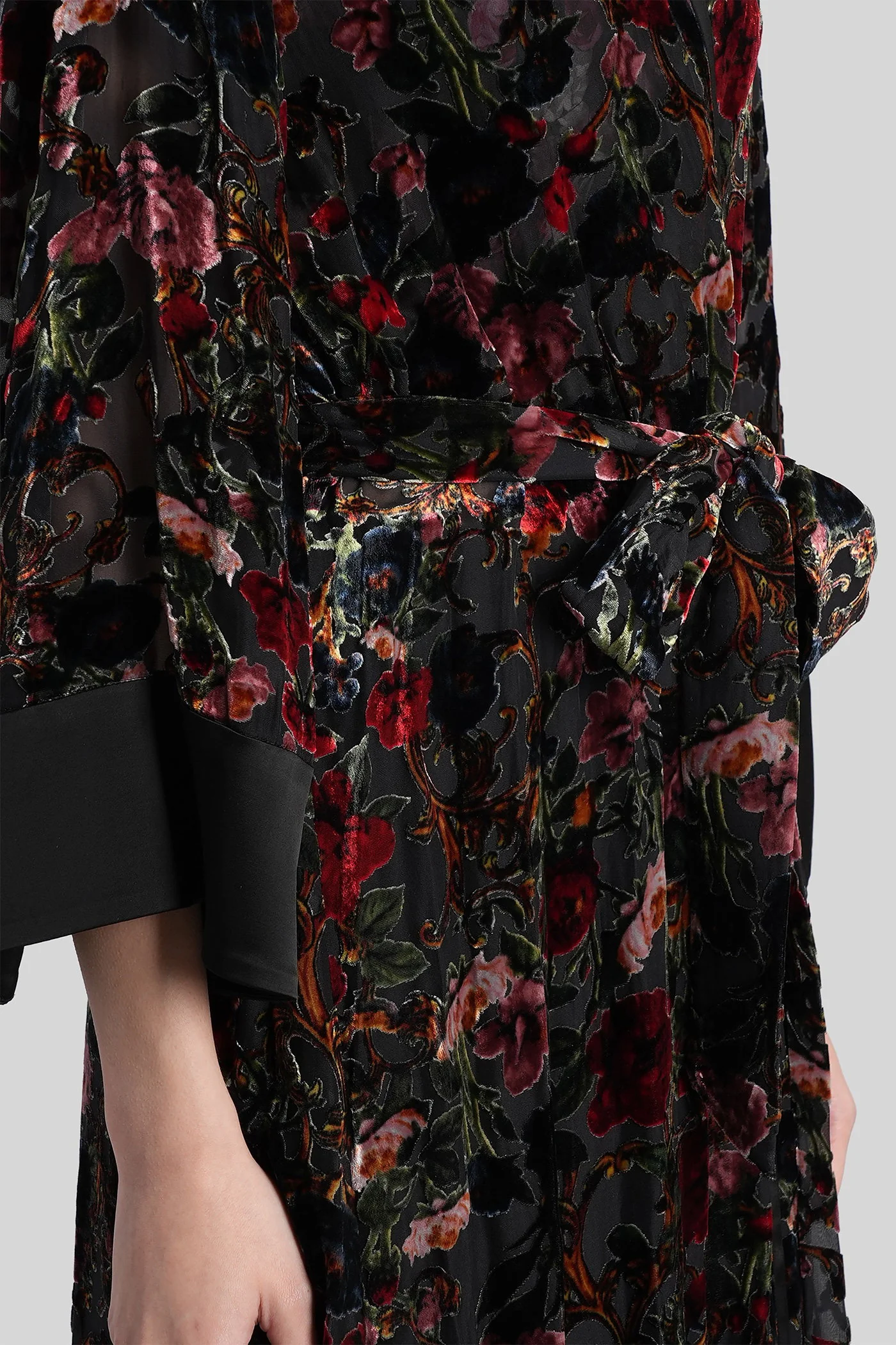 Nomi  in black viscose - Image 5