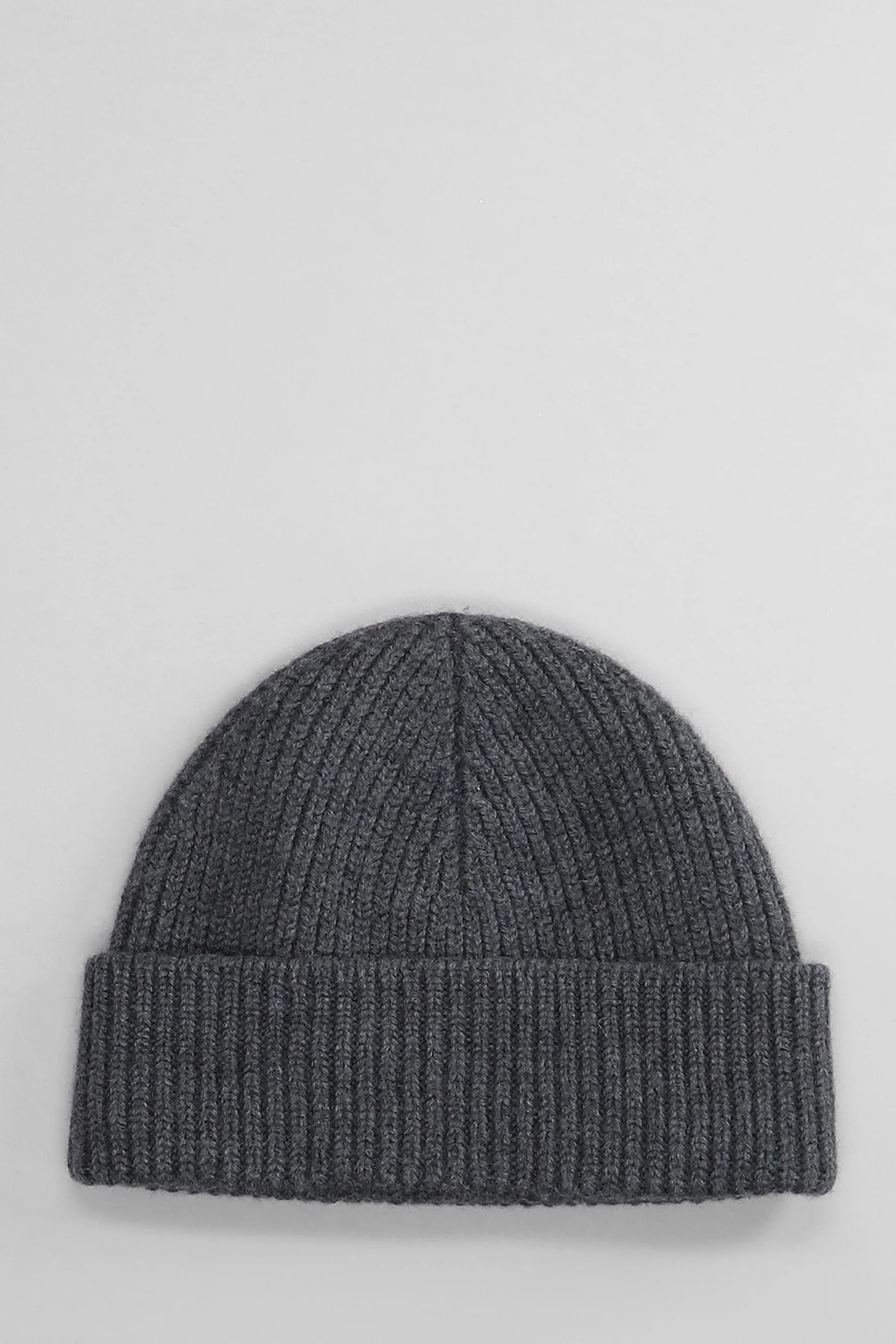 Hats in grey wool - Image 2