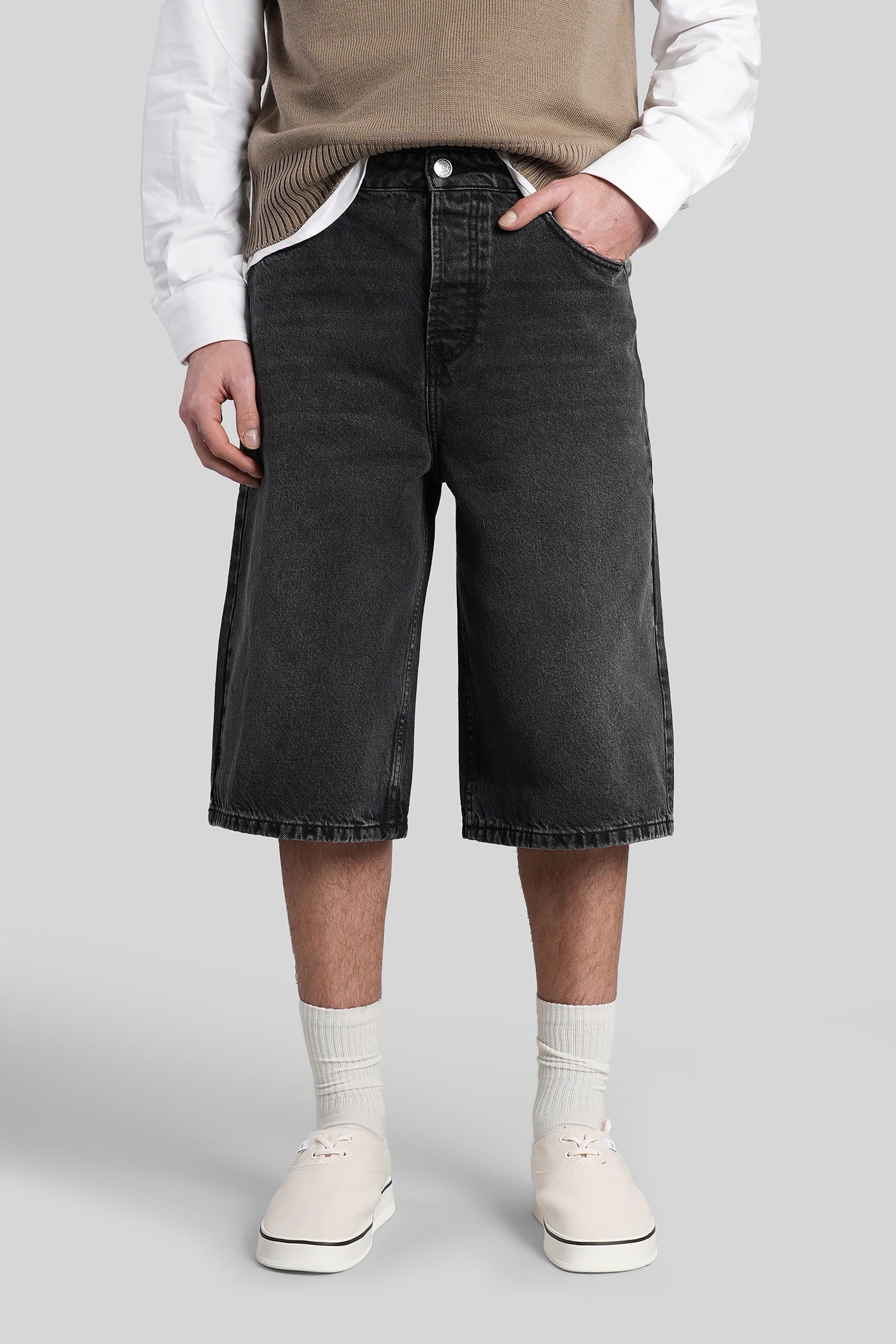 Shorts in black cotton