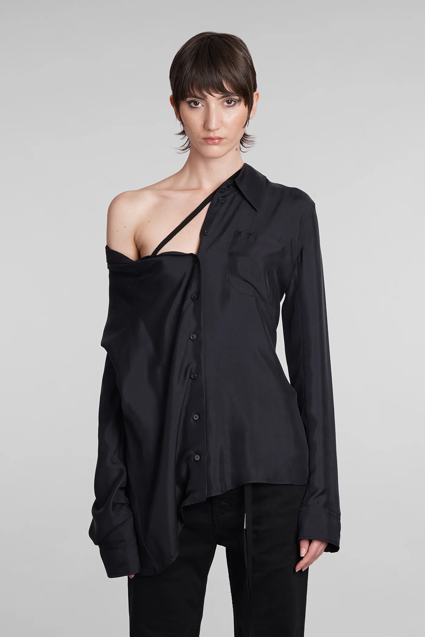 Shirt in black silk
