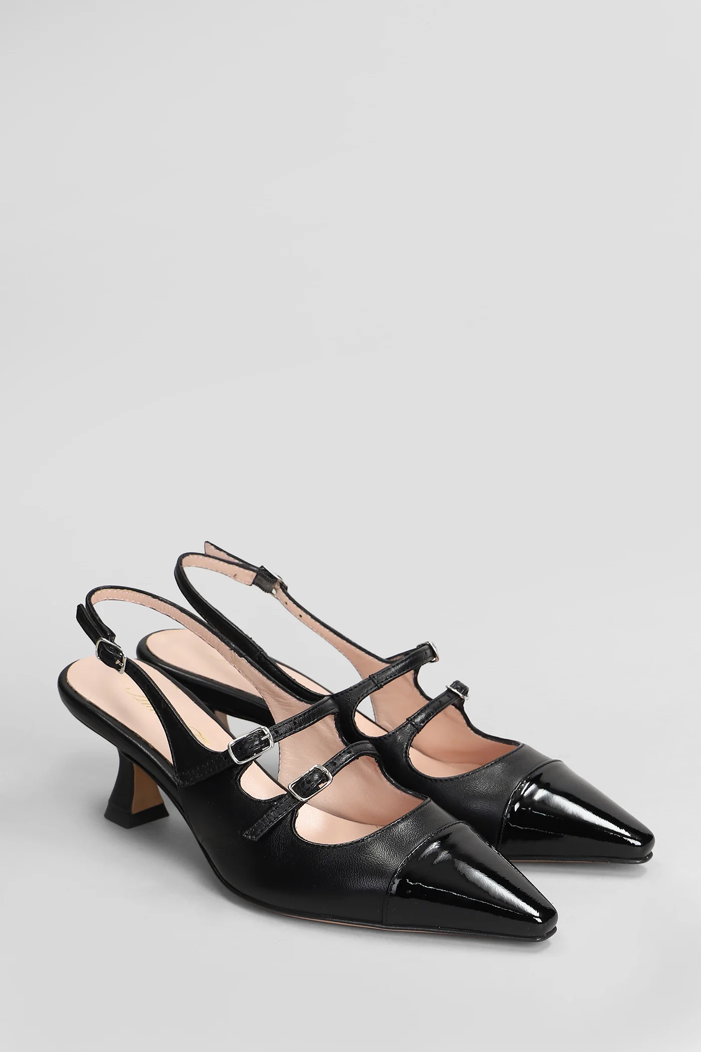 Pumps in black leather - Image 2