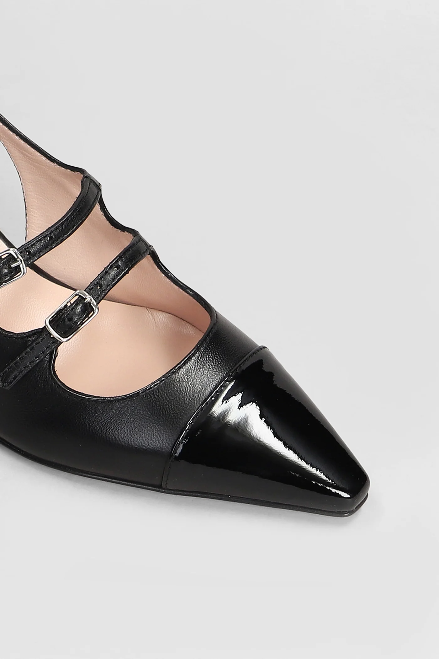 Pumps in black leather - Image 5