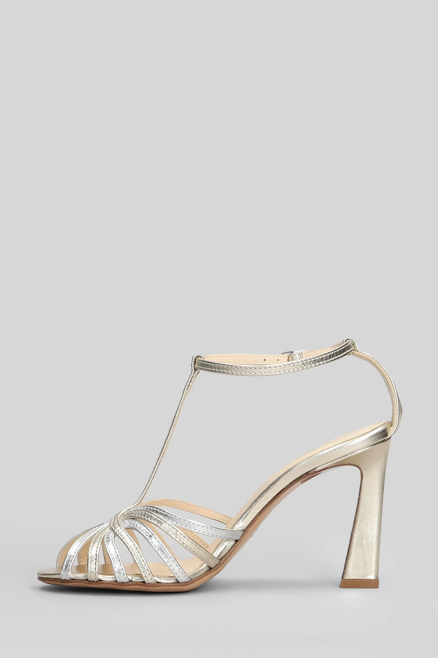 Sandals in platinum leather - Image 3