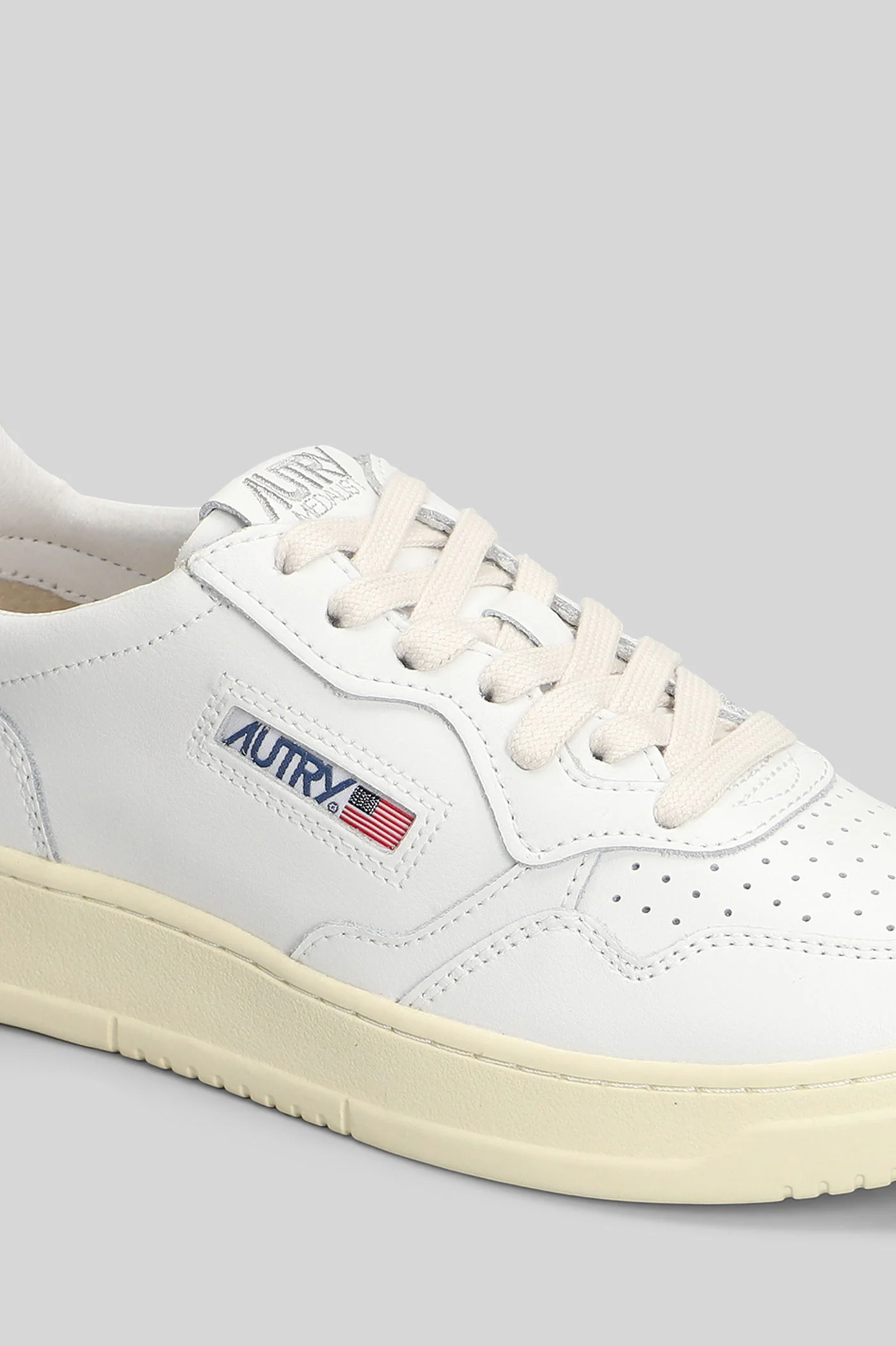 Medalist Low Sneakers in white leather - Image 5
