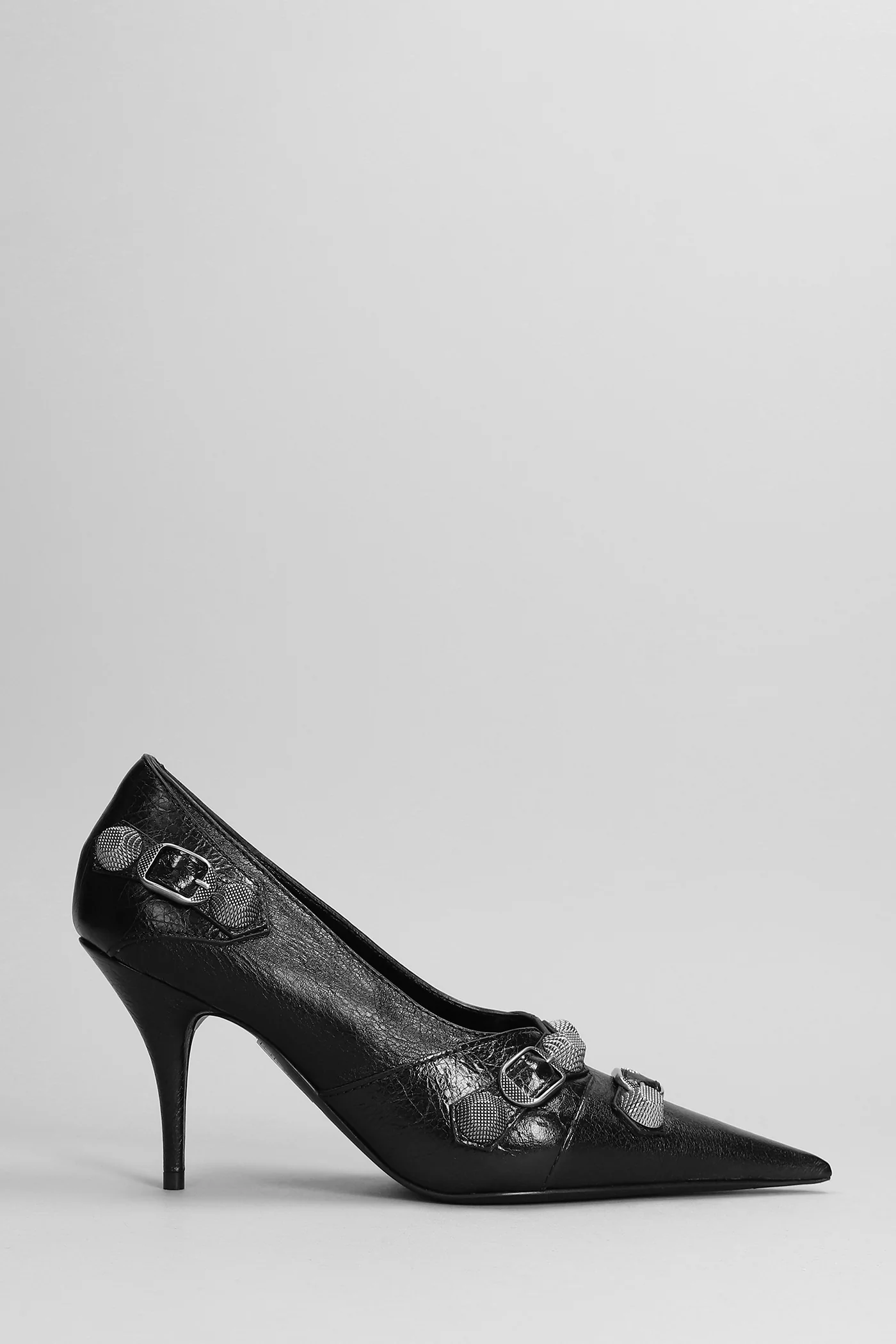 Pumps in black leather