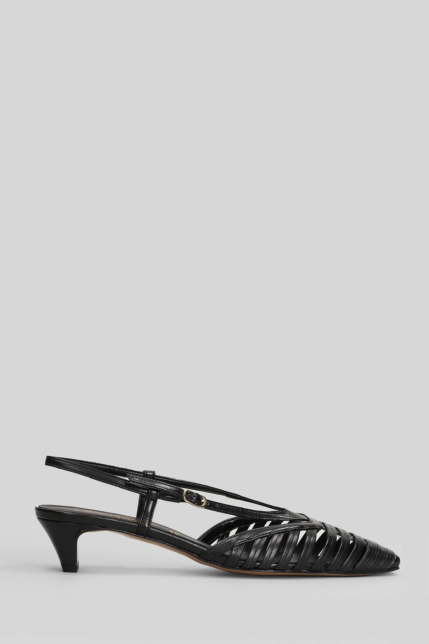 Pumps in black leather