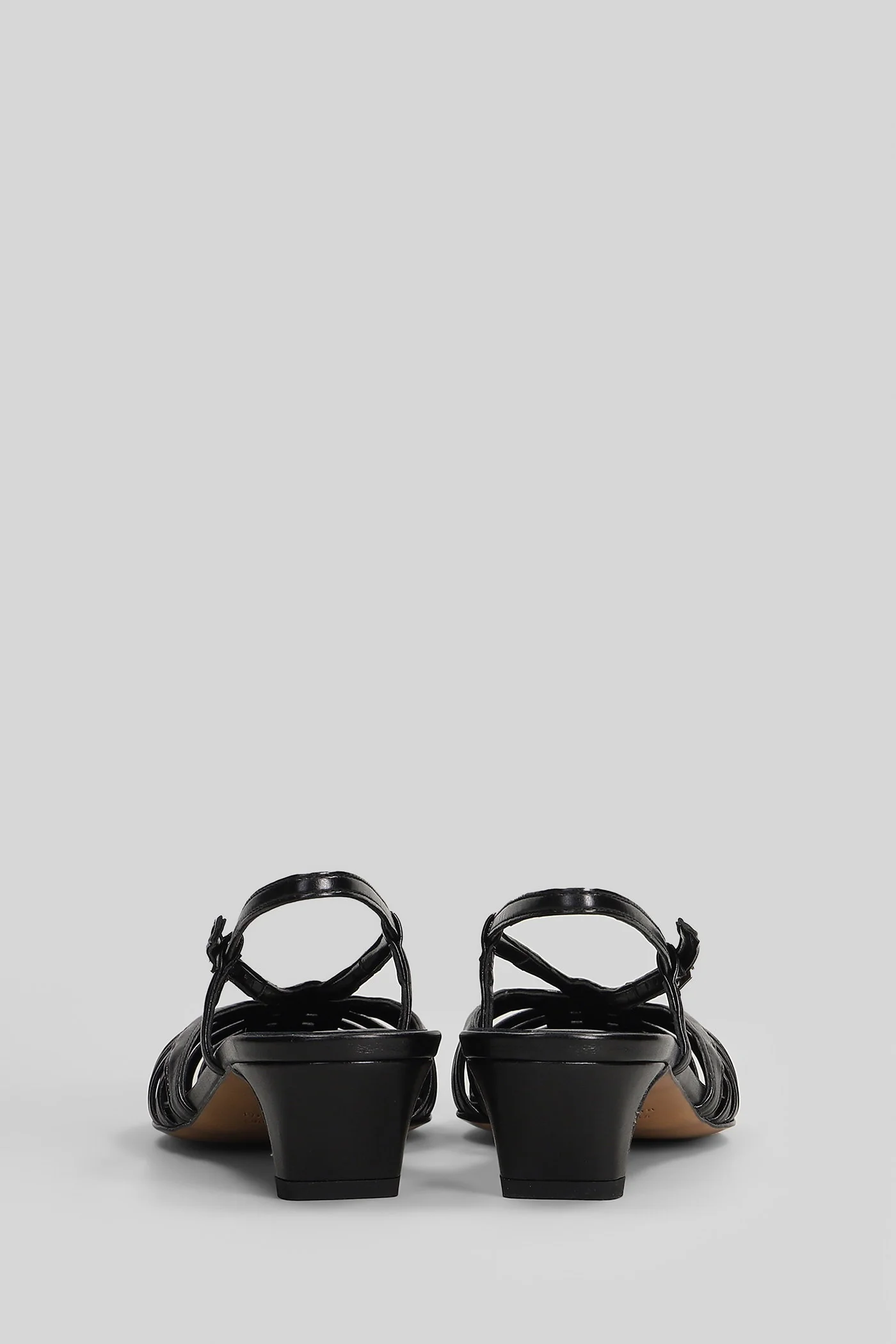 Pumps in black leather - Image 4