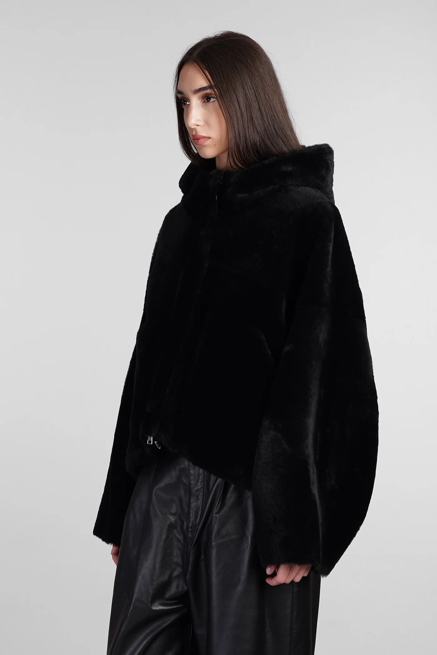 Fur & Shearling in black leather - Image 4