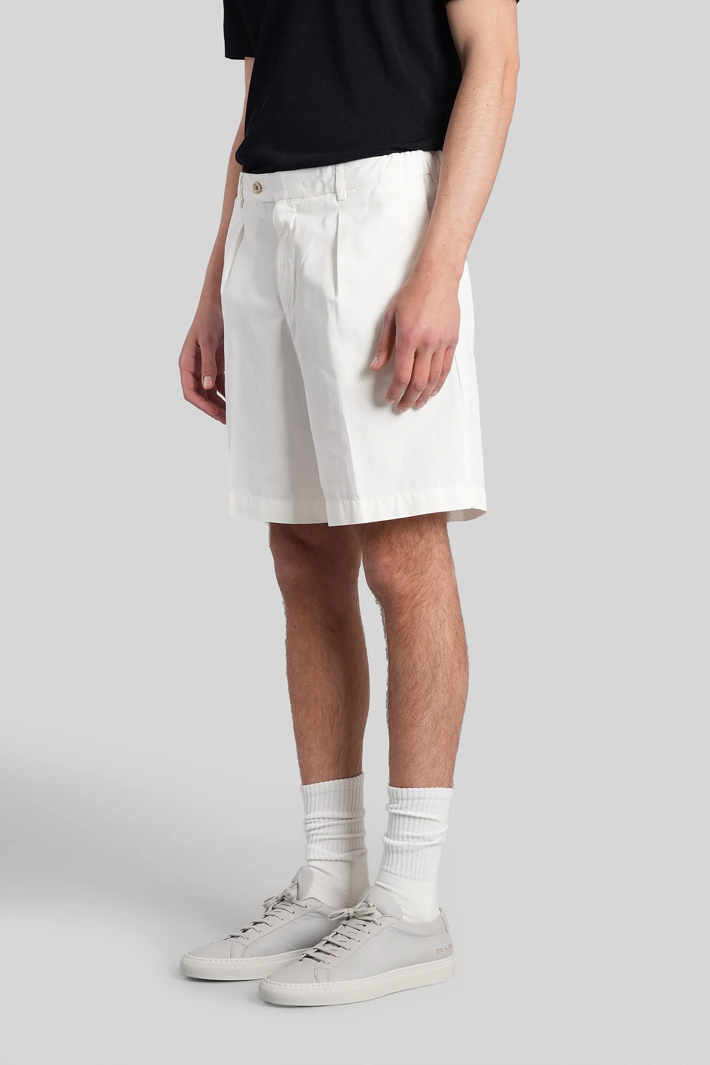 Gurkad Shorts in white cotton - Image 4