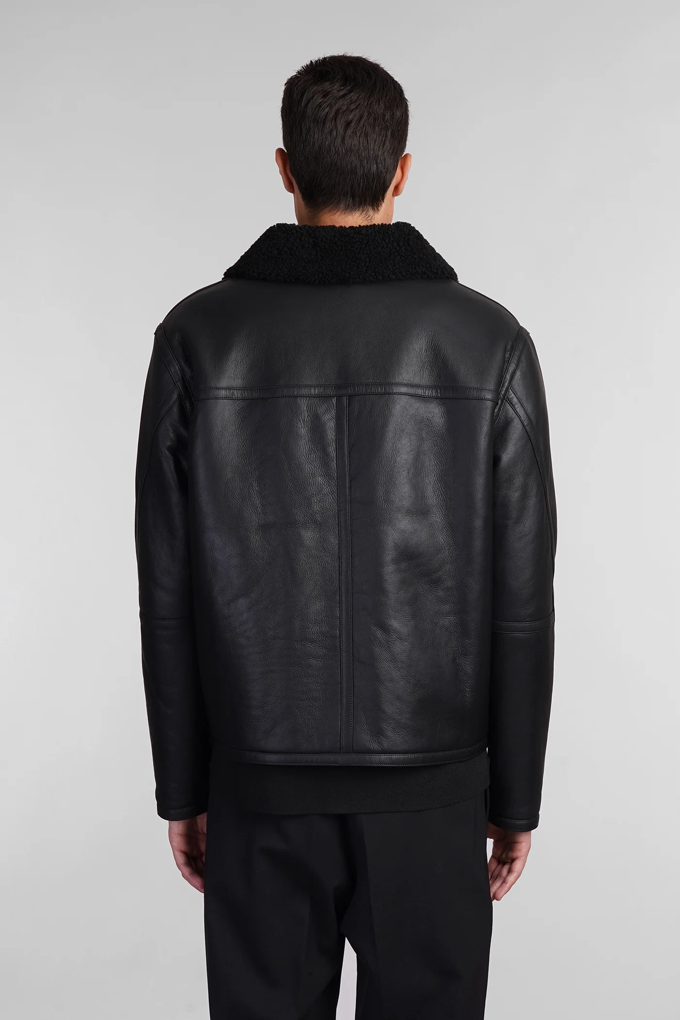 Shearling in black leather - Image 3