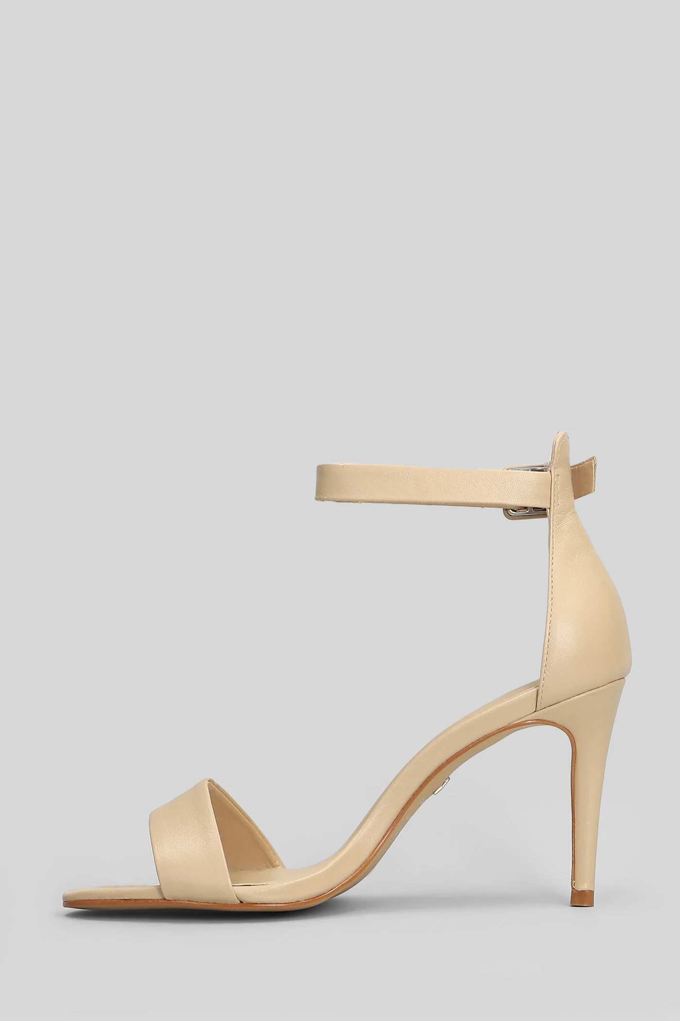 Sandals in beige leather - Image 3