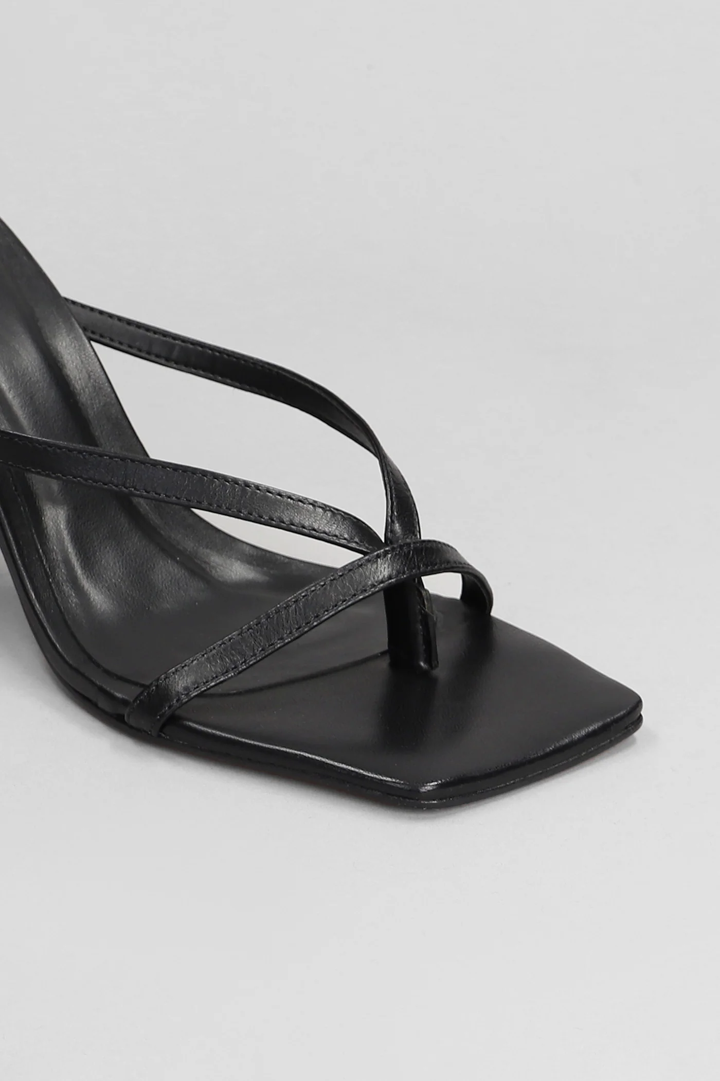 Sandals in black leather - Image 5