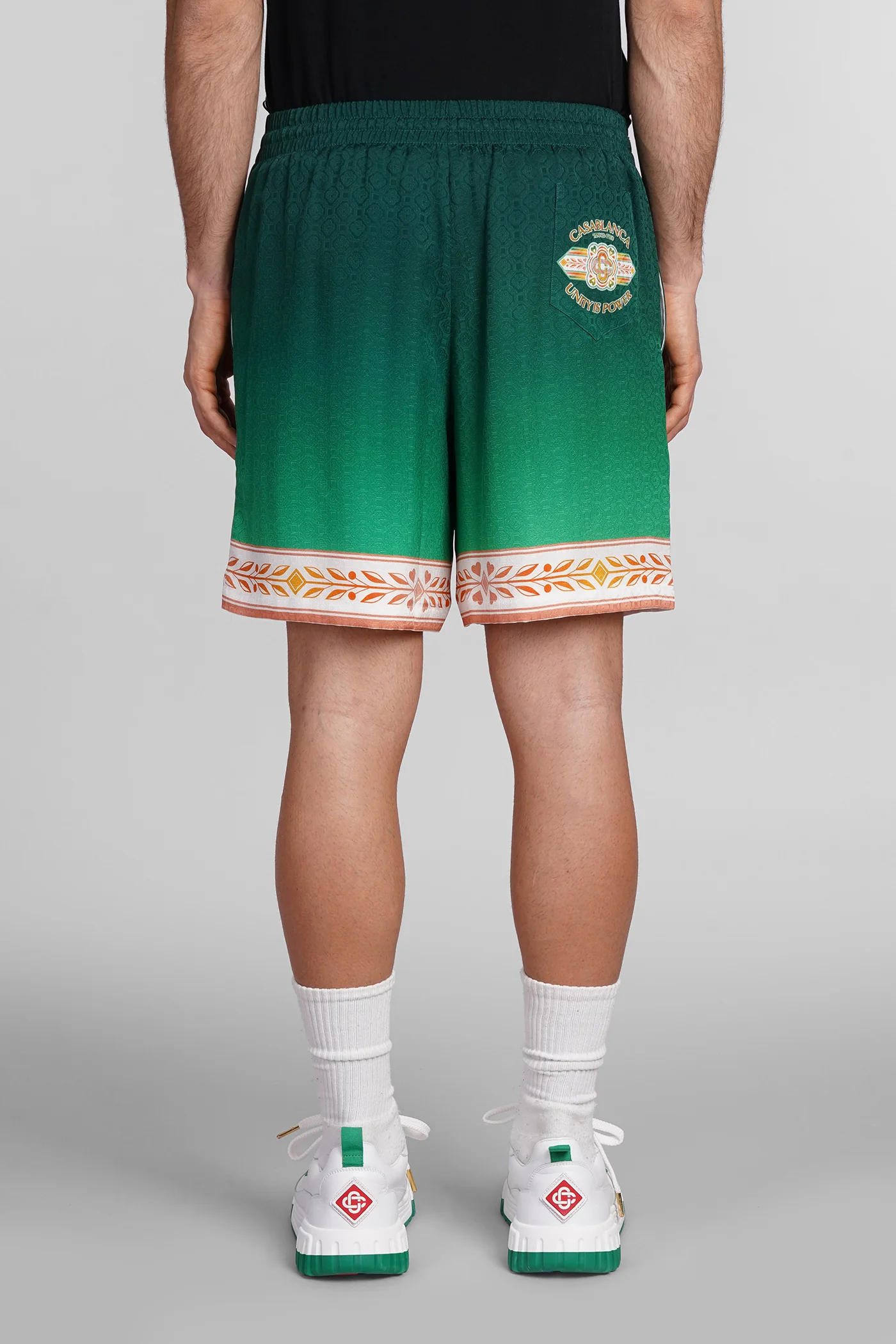Shorts in green silk - Image 3