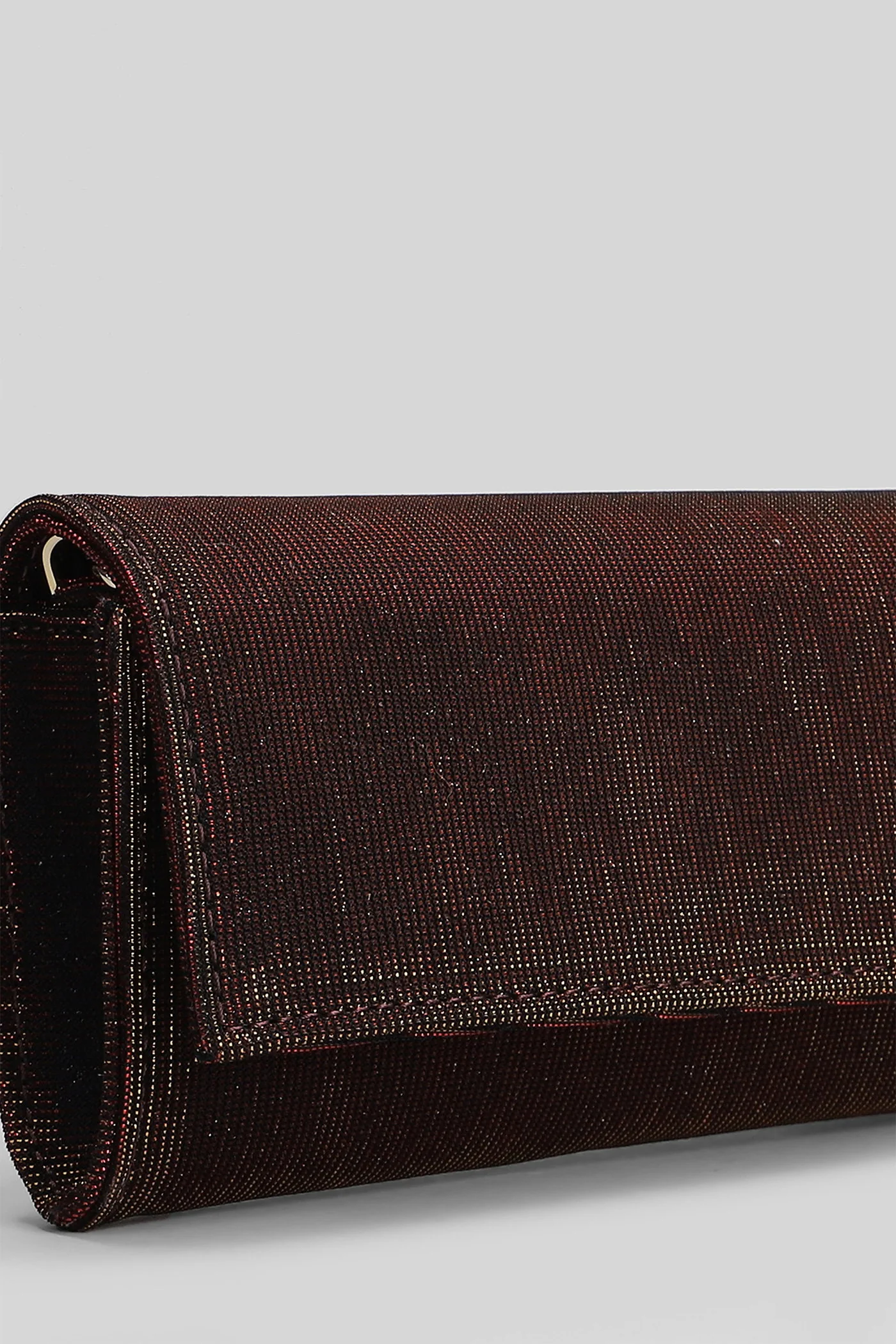 Shoulder bag in bordeaux glitter - Image 4