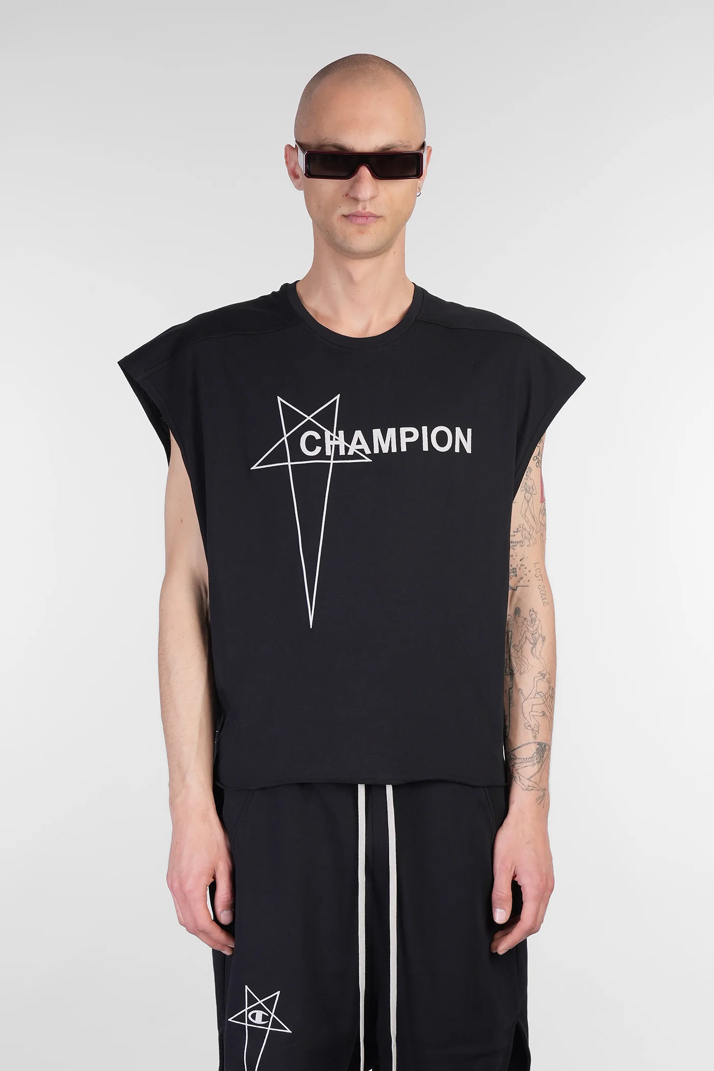 Micro tatlin t T-Shirt in black cotton