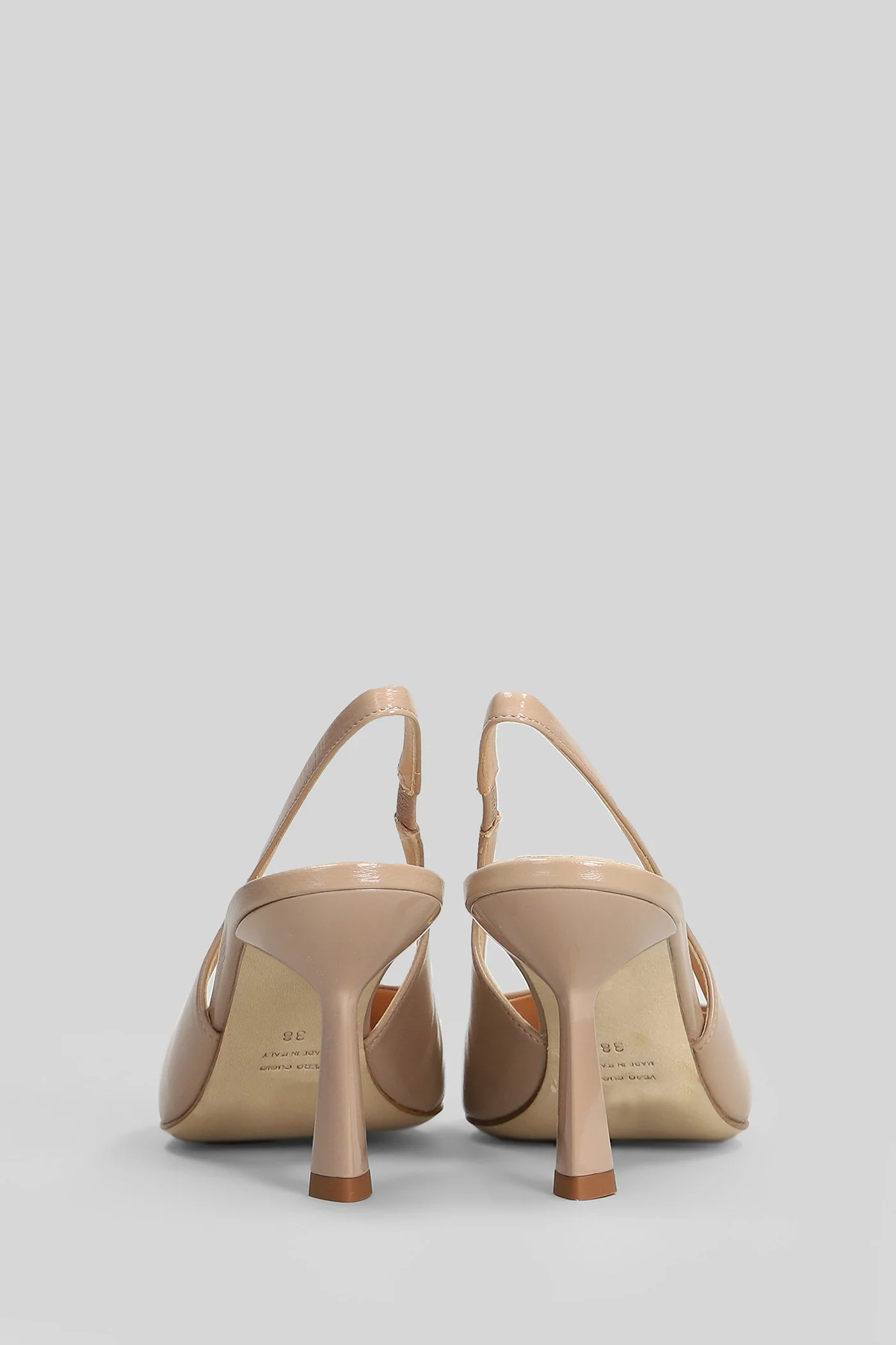 Pumps in powder leather - Image 4