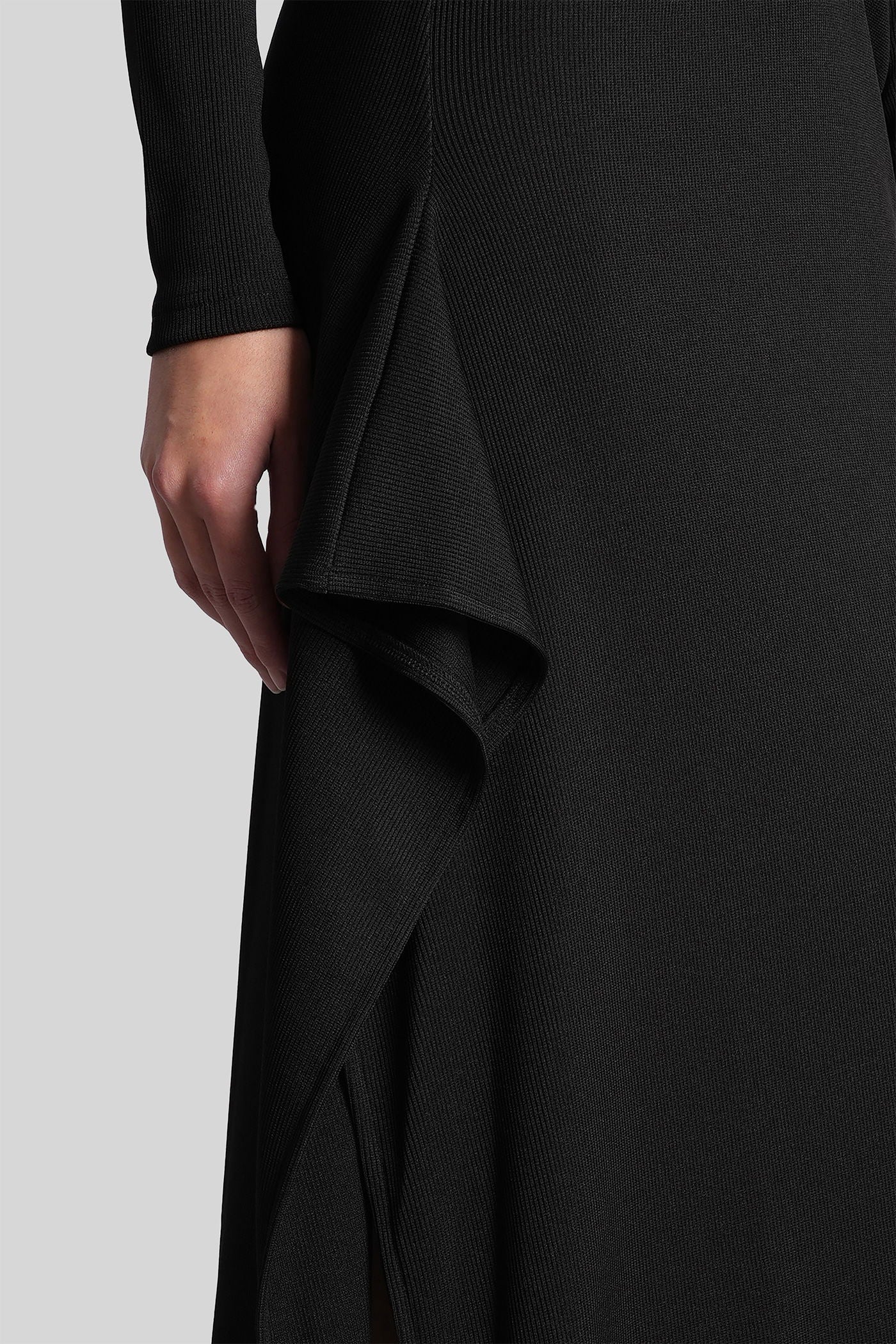 Long dress in black polyester - Image 5