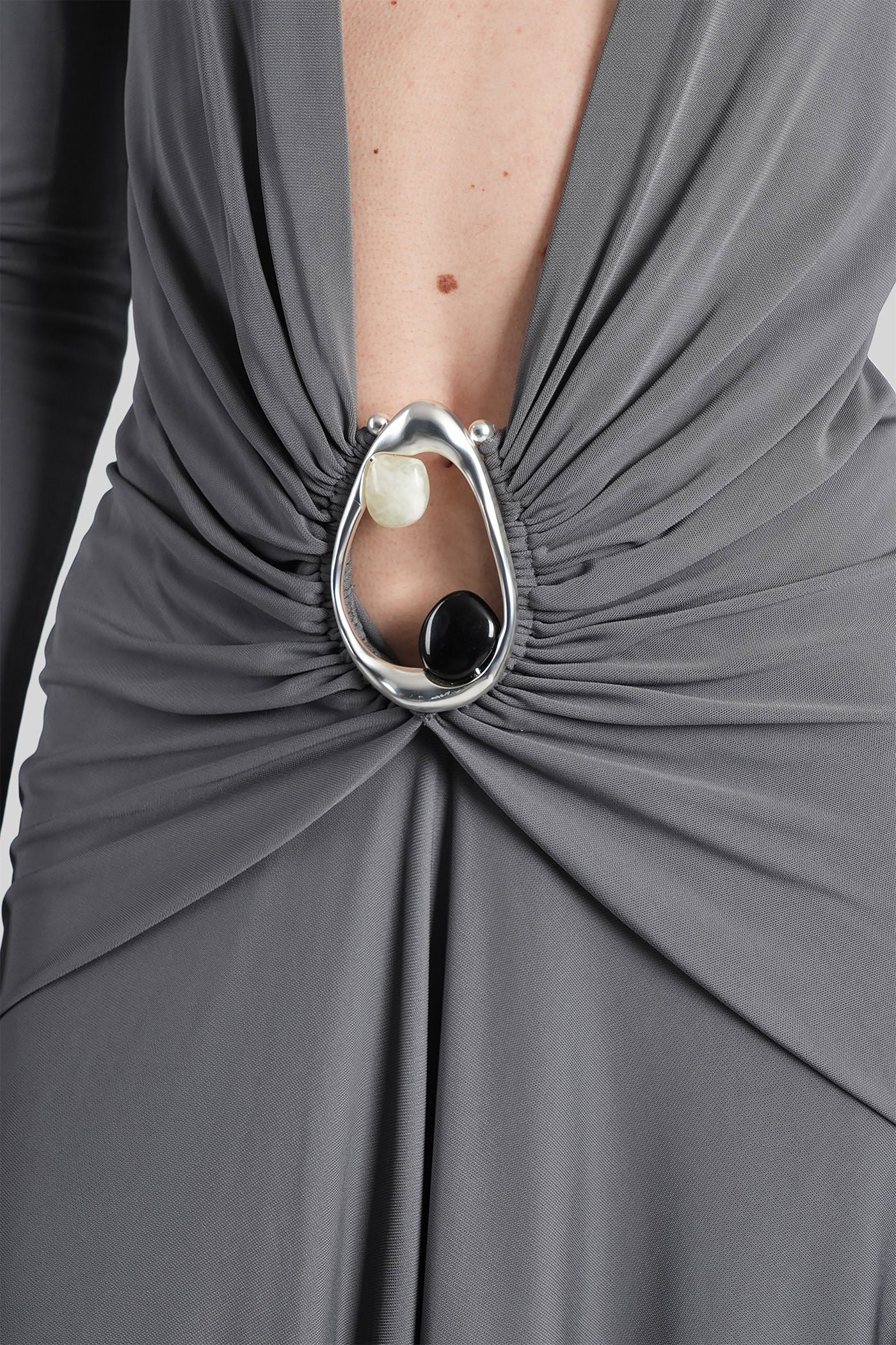 Long dress in grey viscose - Image 5
