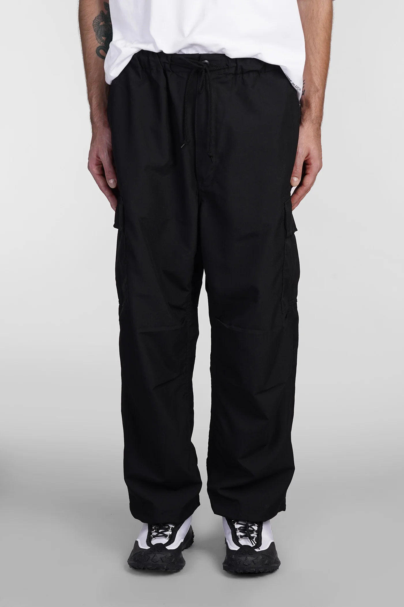 Pants in black wool