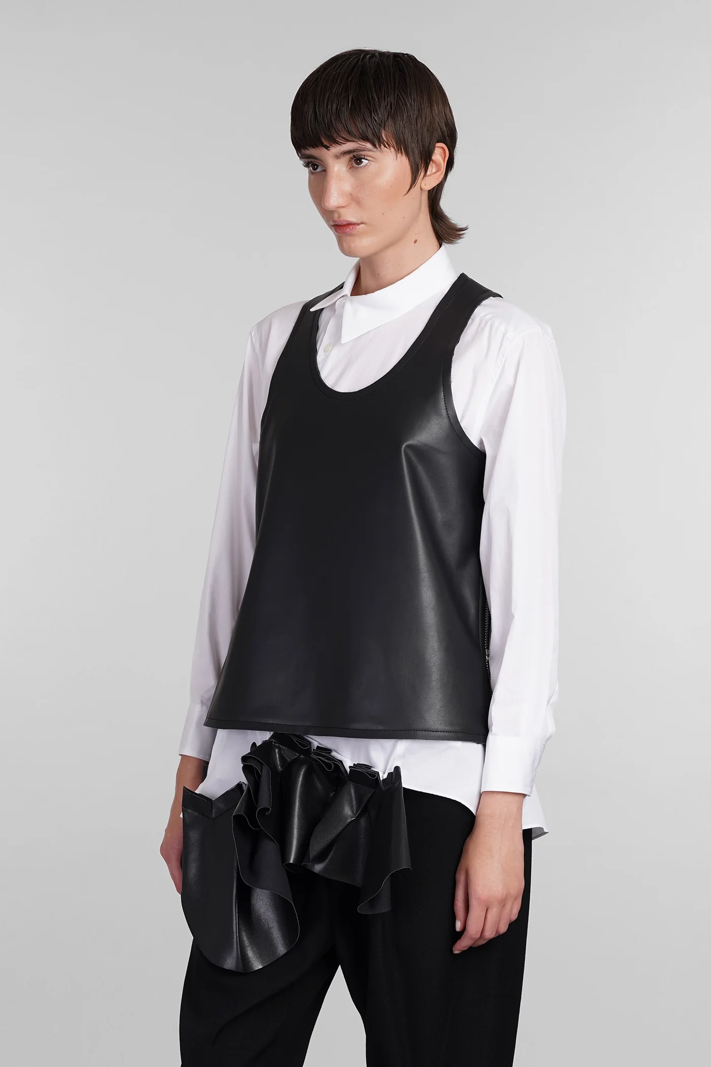 Topwear in black Polyuretan - Image 4