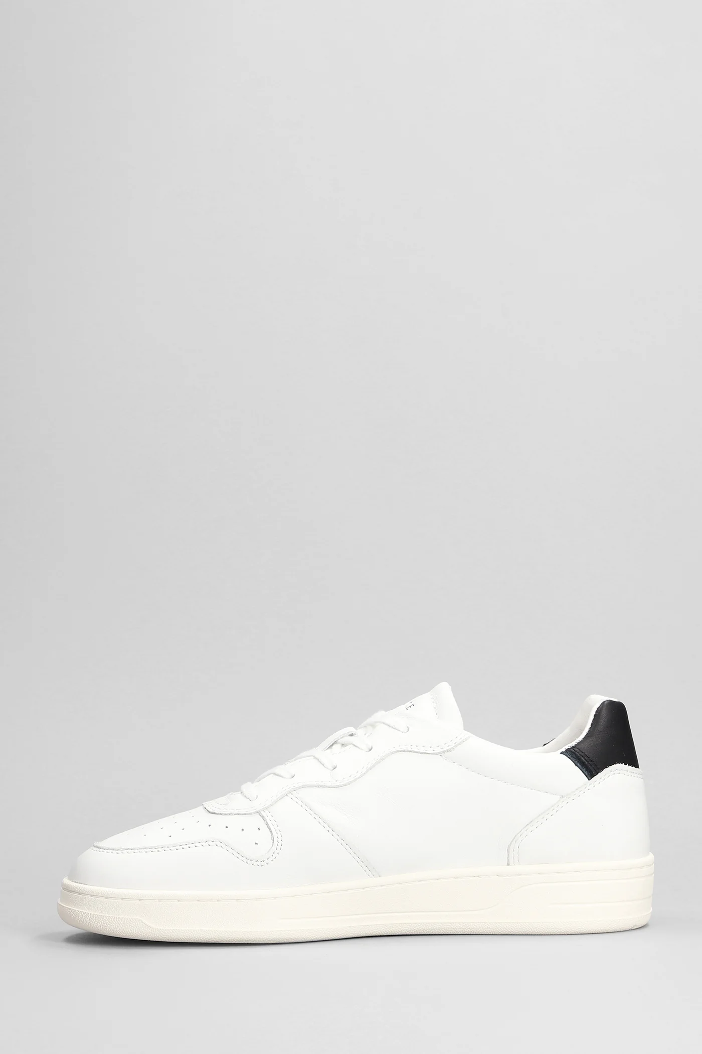 Court Basic Sneakers in white leather - Image 3