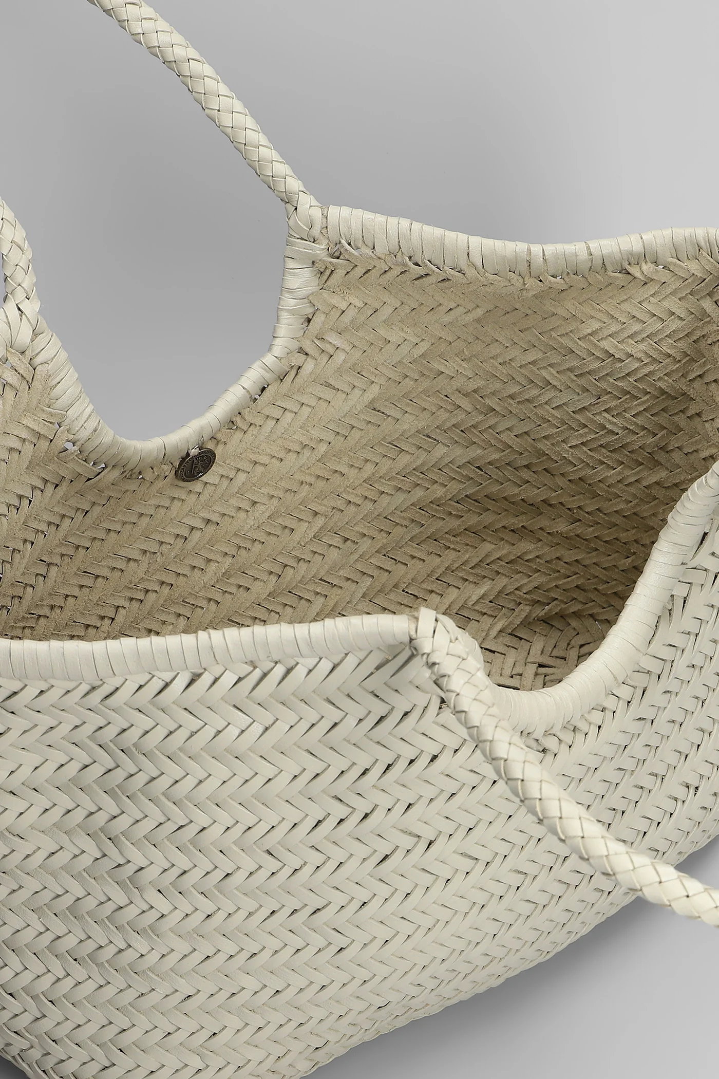 Nantucket Basket Big Tote in beige leather - Image 4