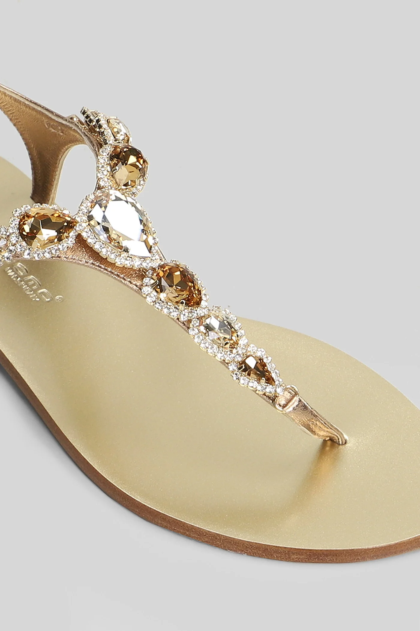 Flat sandal-slipper in platinum leather - Image 5