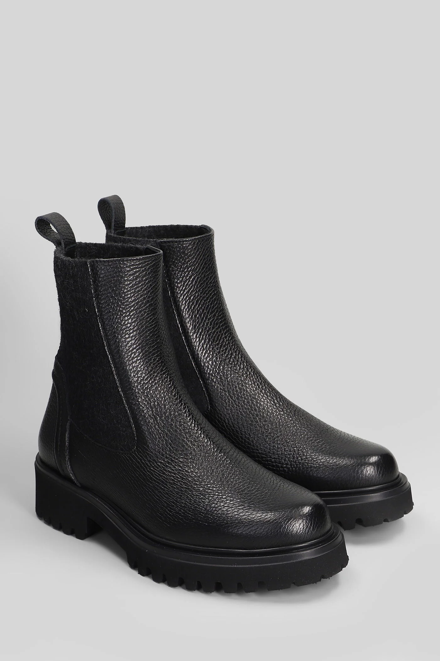 Combat boots in black leather - Image 2