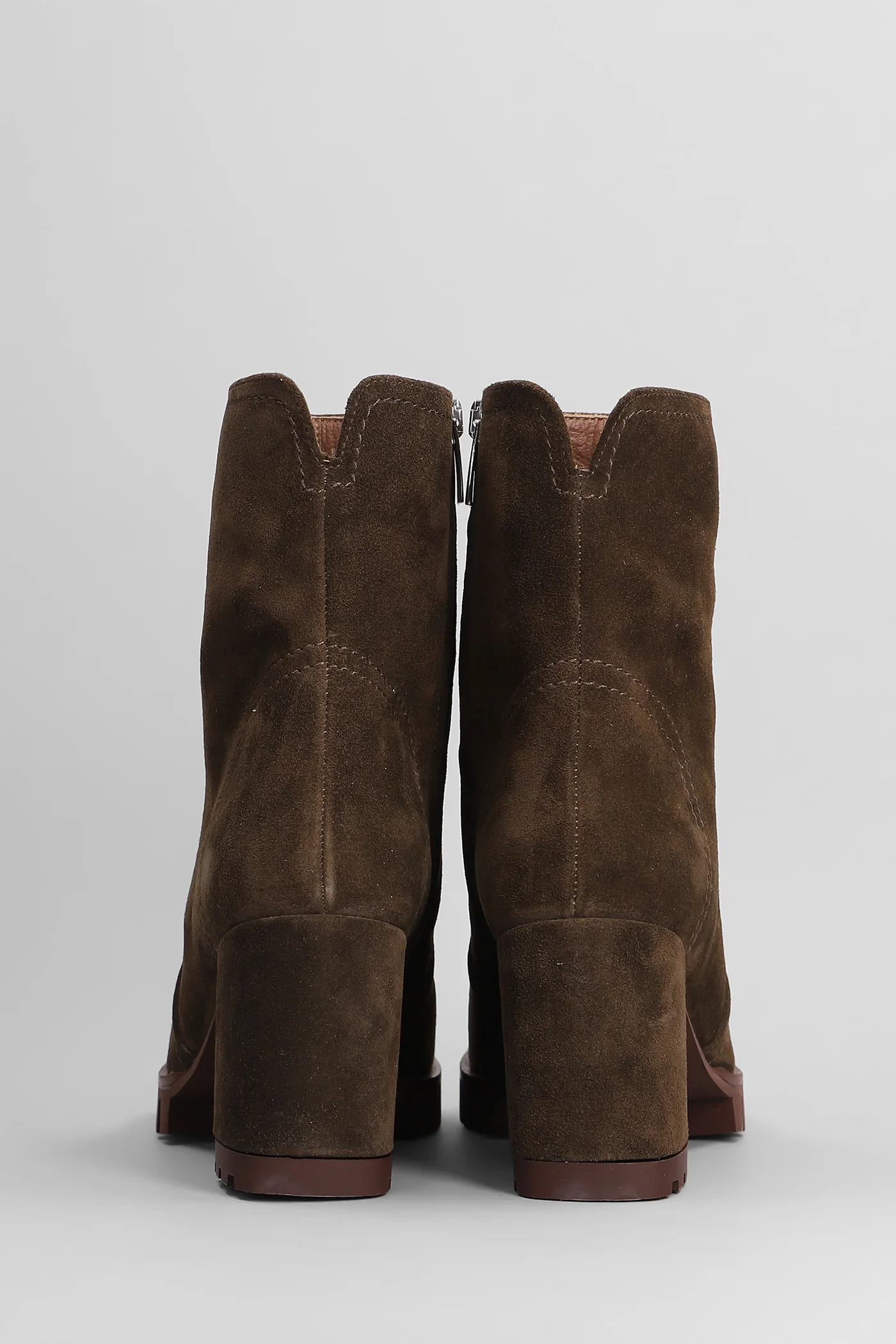 High heels Ankle boots in brown suede - Image 4