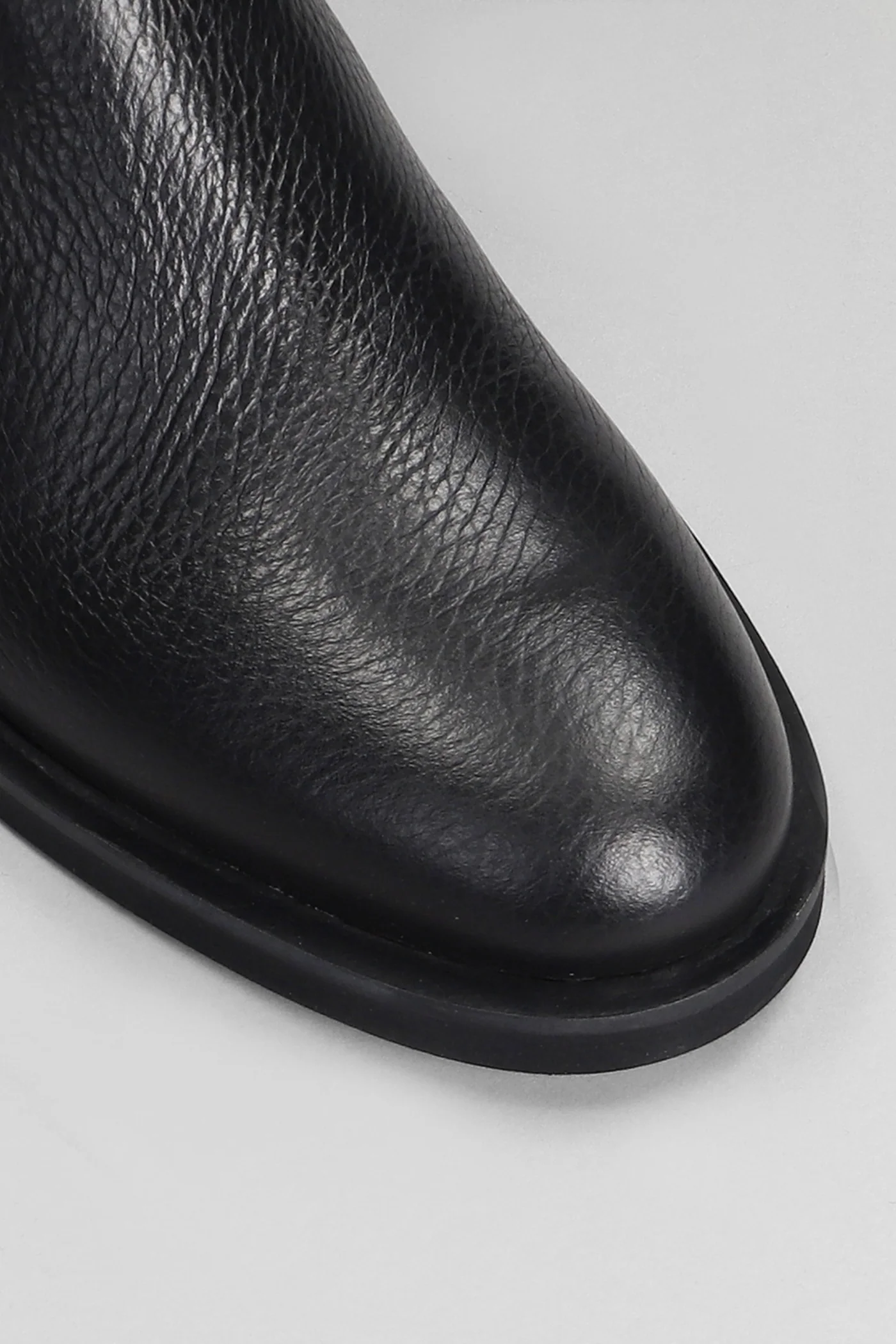 low heels boots in black leather - Image 5