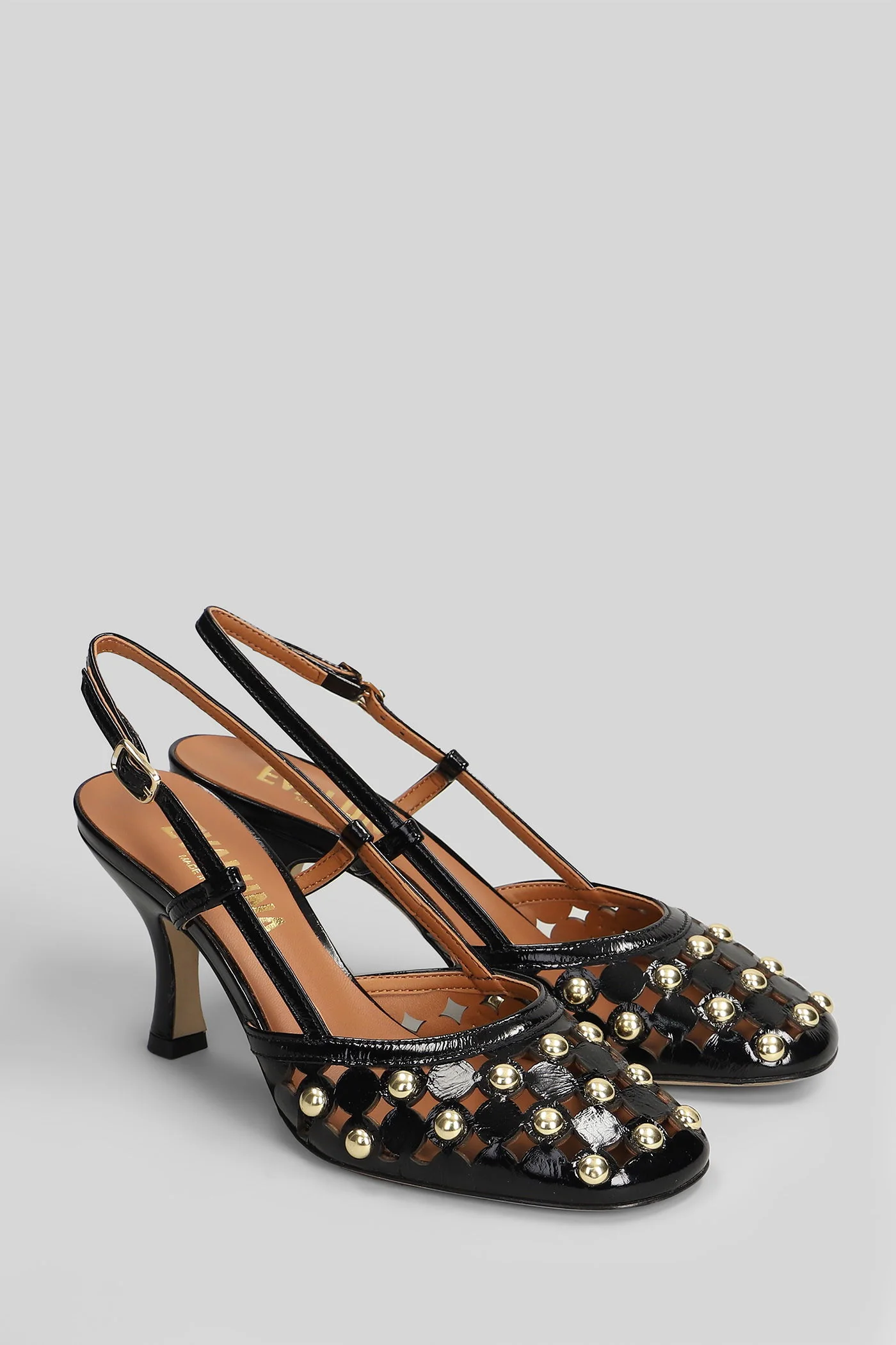 Pumps in black leather - Image 2