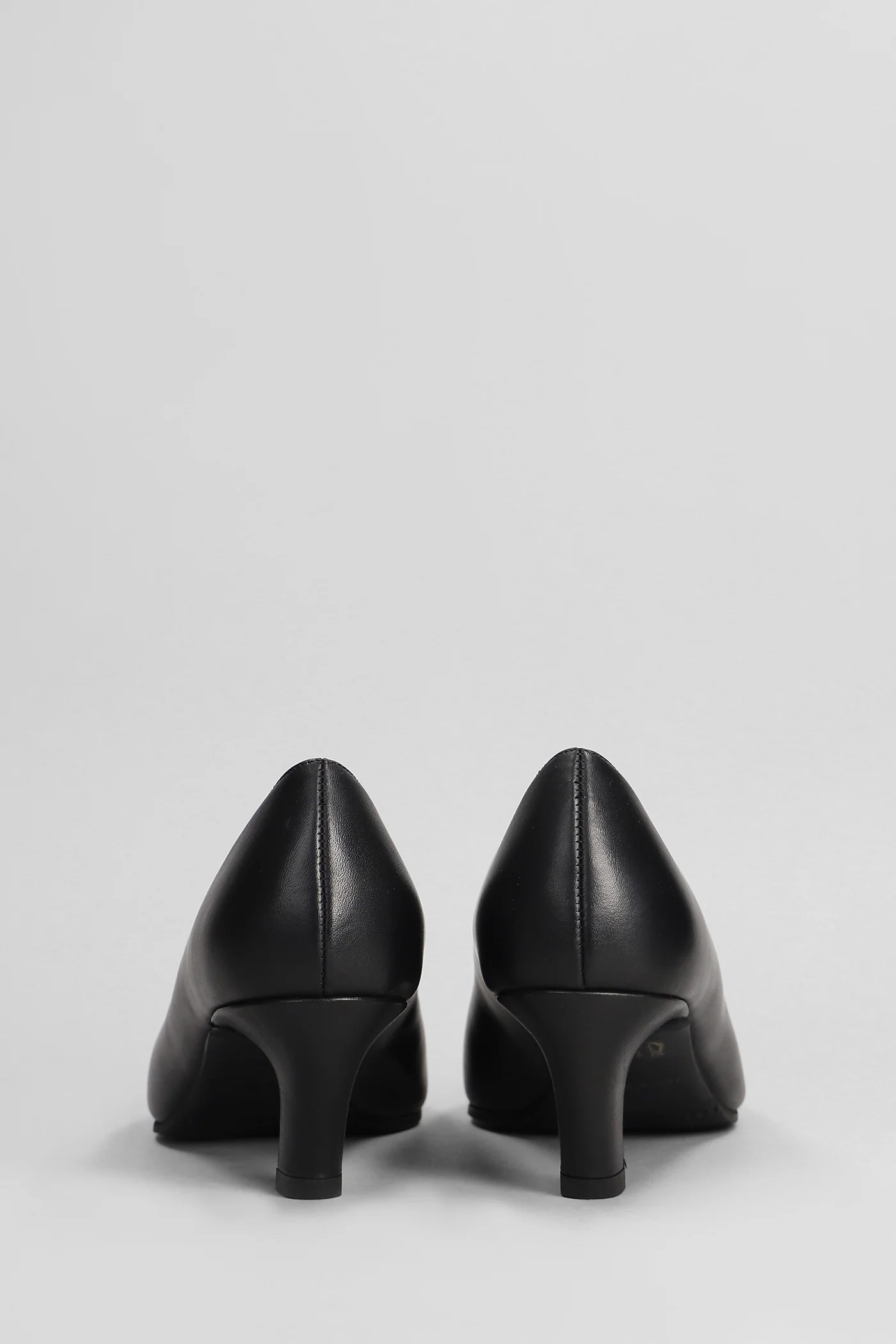 Pumps in black leather - Image 4