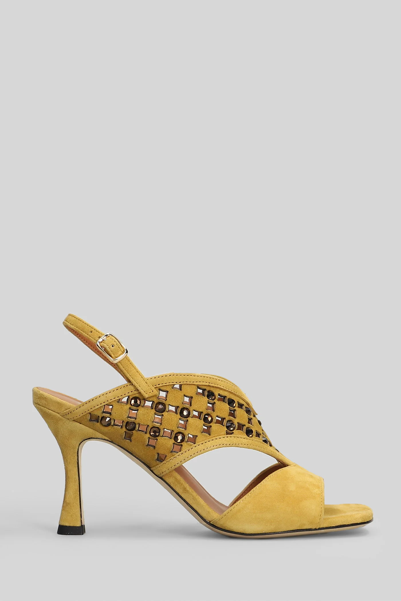 Sandals in yellow suede