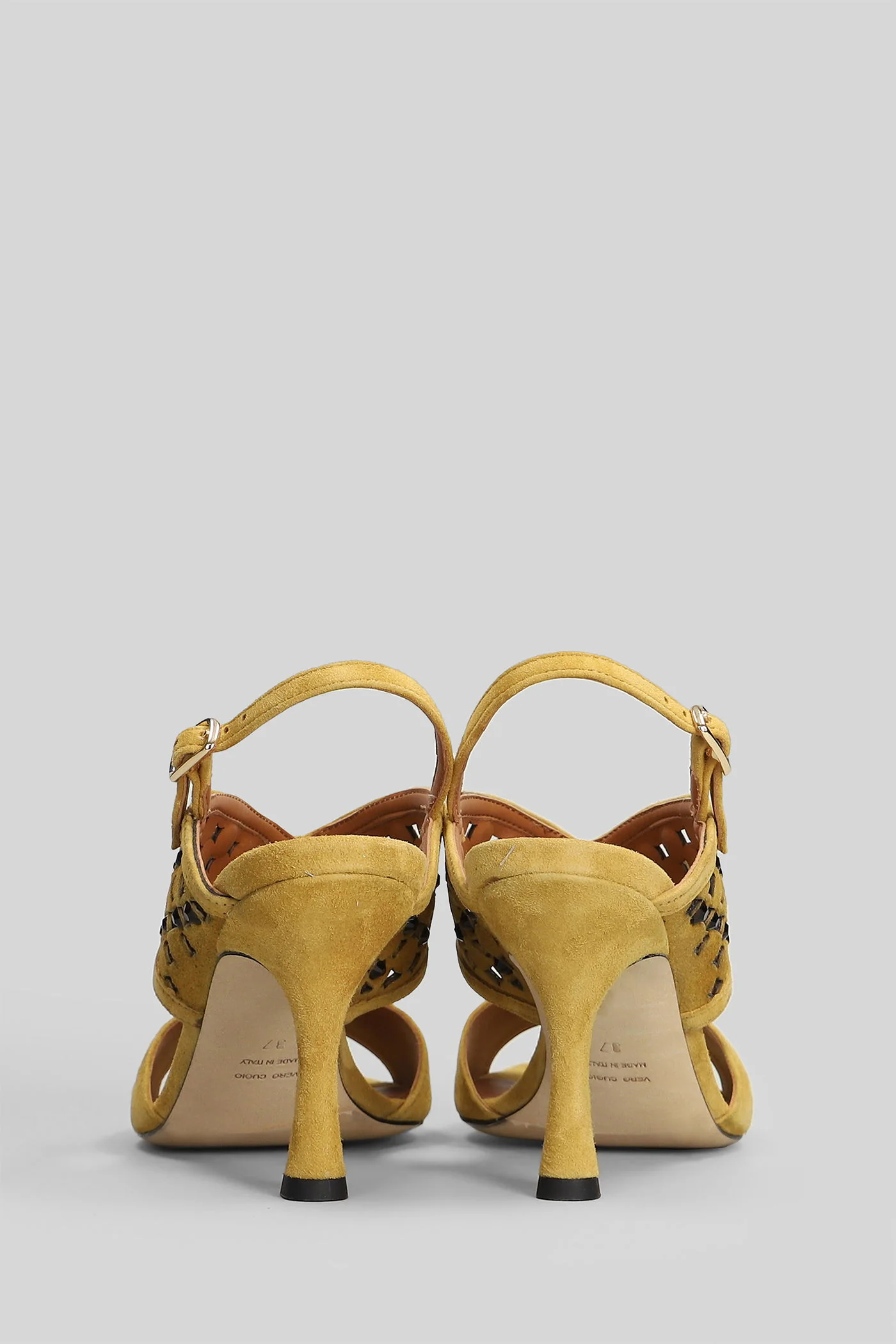 Sandals in yellow suede - Image 4