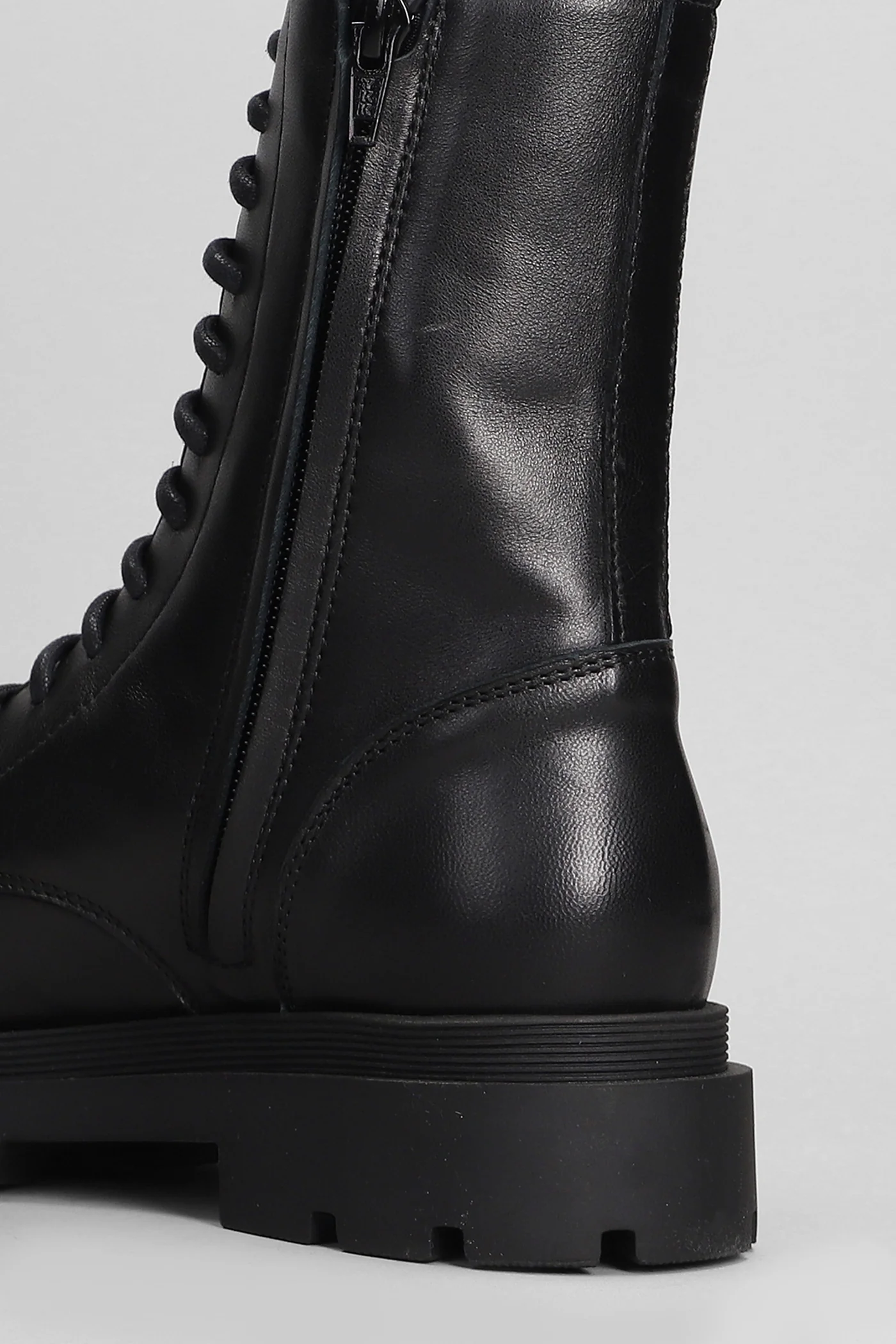 Combat boots in black leather - Image 5
