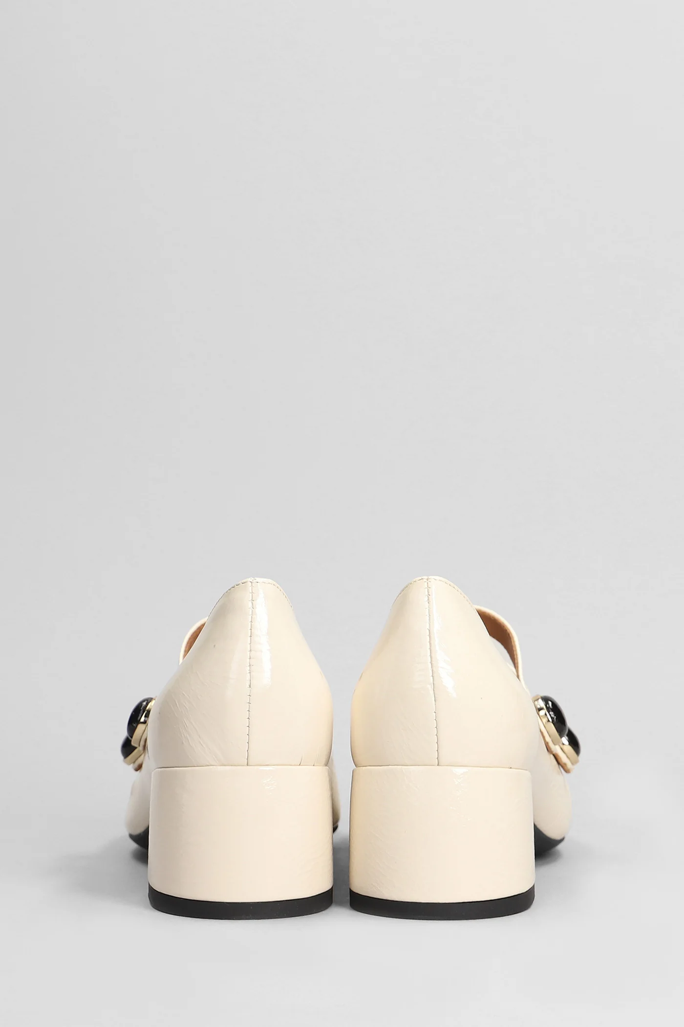 Aura Pumps in beige leather - Image 4