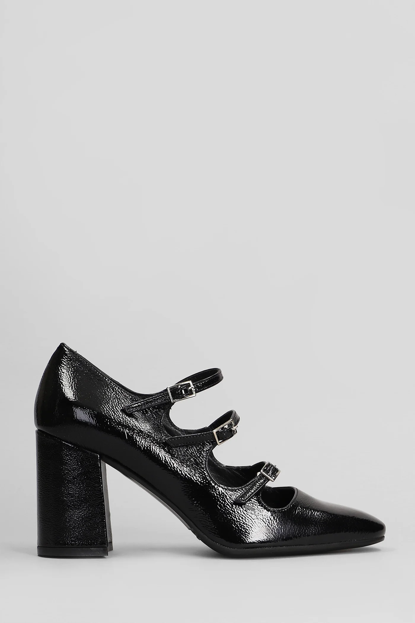 Pumps in black leather