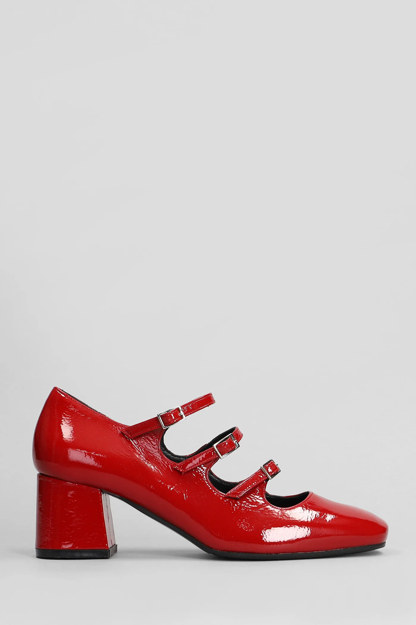 Pumps in red leather